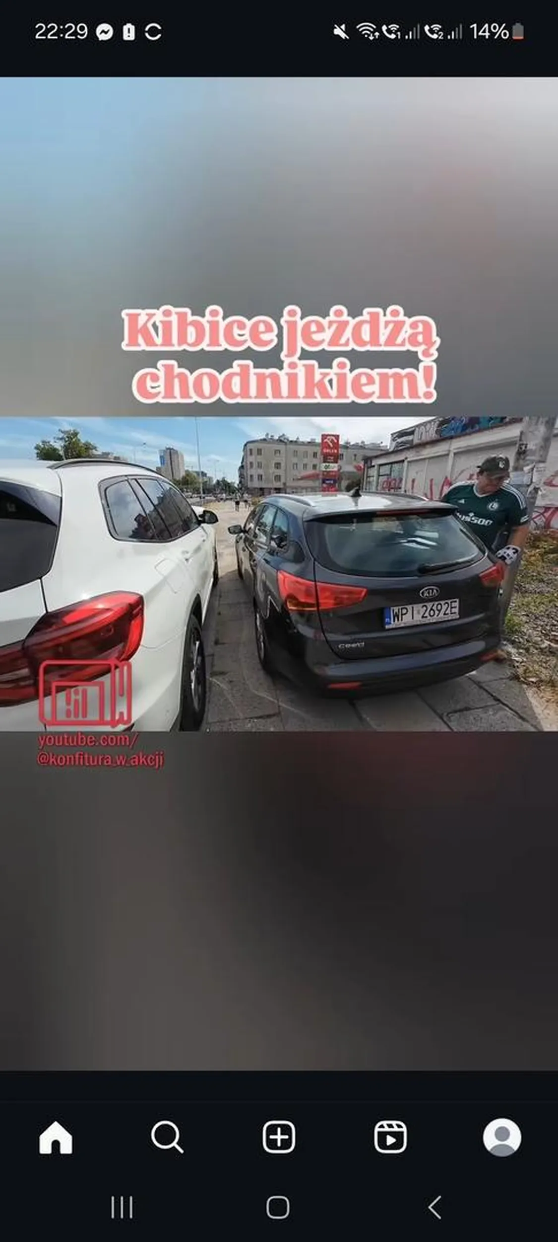 Jakiś perdyl legionista, jeździ po chodniku i straszy dzieci siusiakiem. Policja powinna pokazać mu jego miejsce