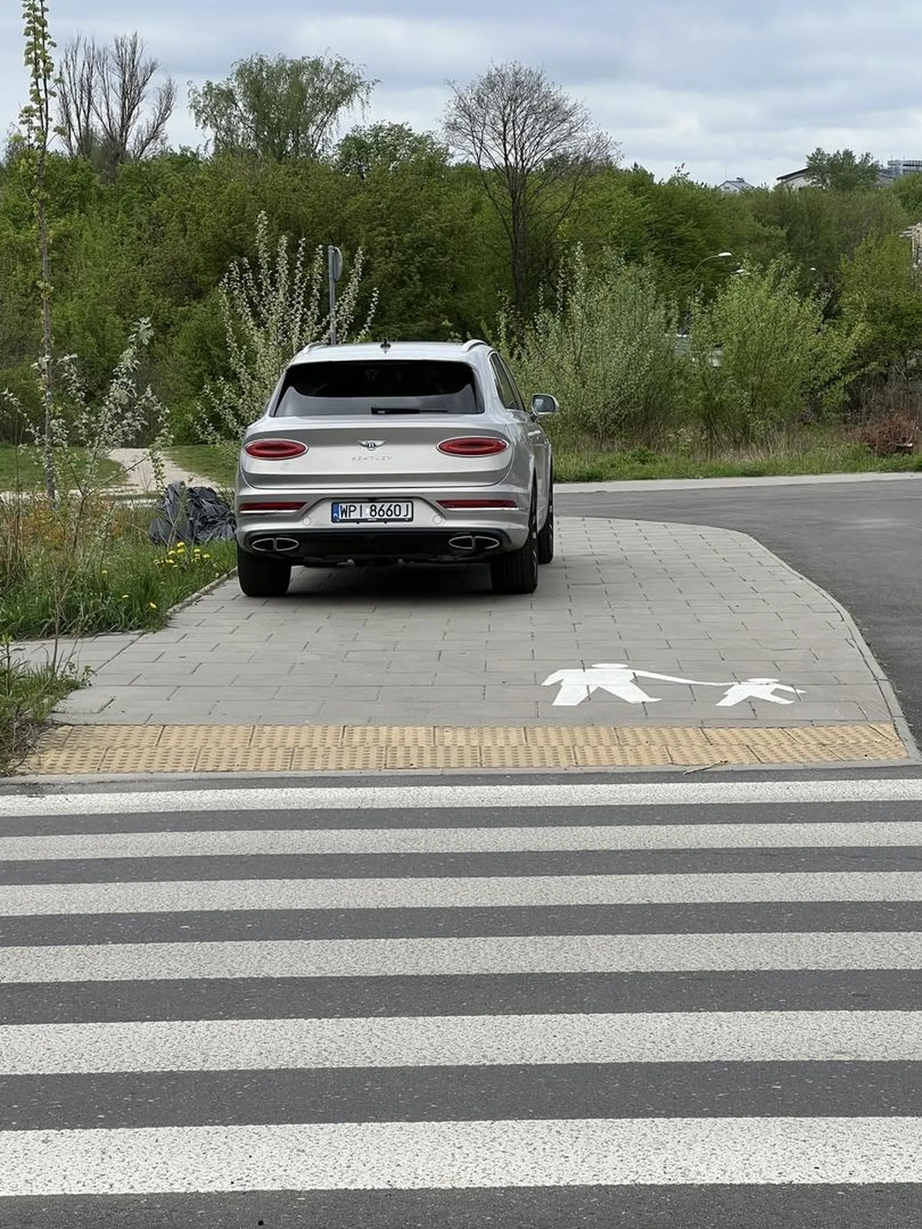 nie rozpoznaje chodnika