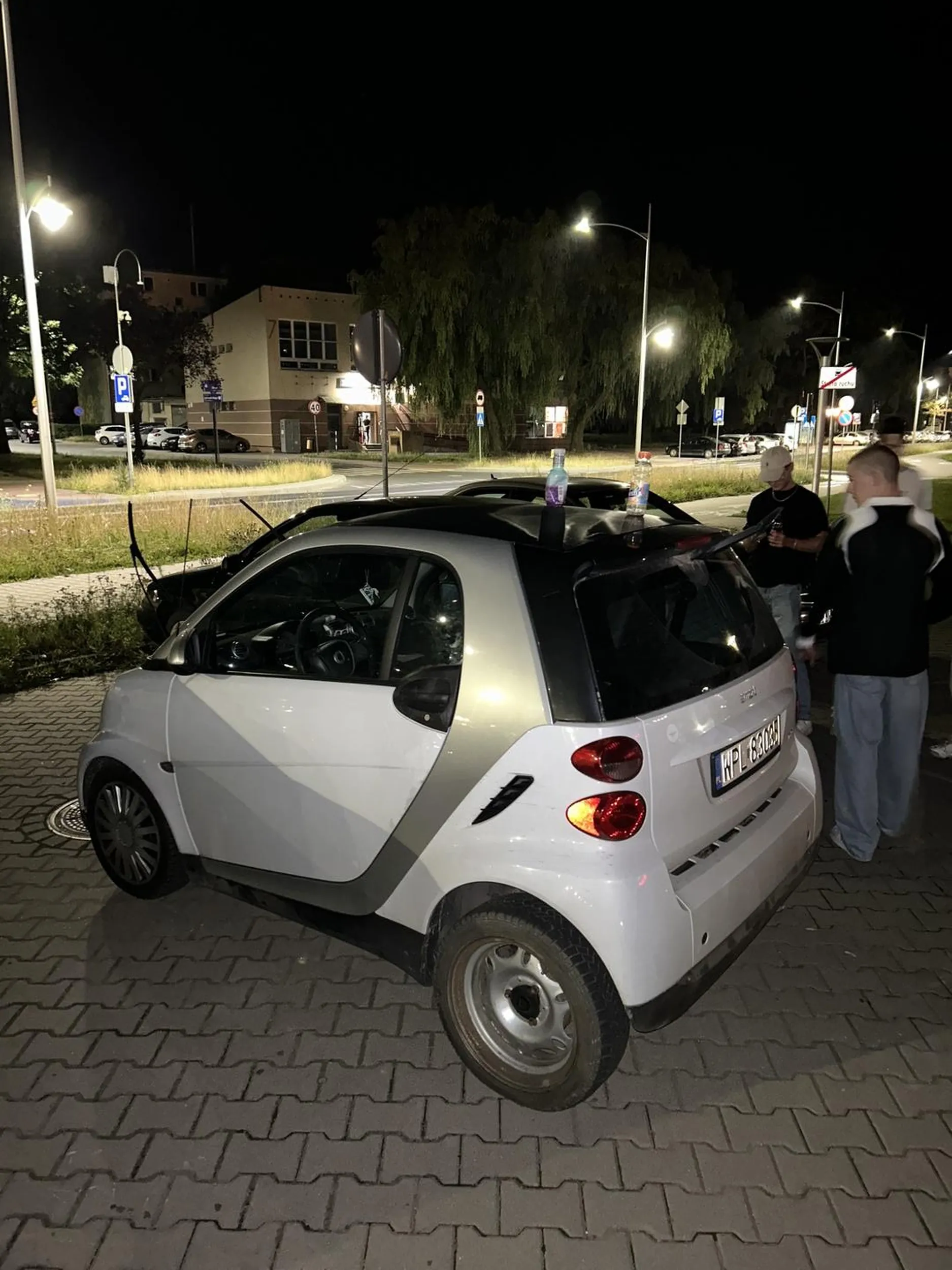 Kierowca parkuje jak fjut