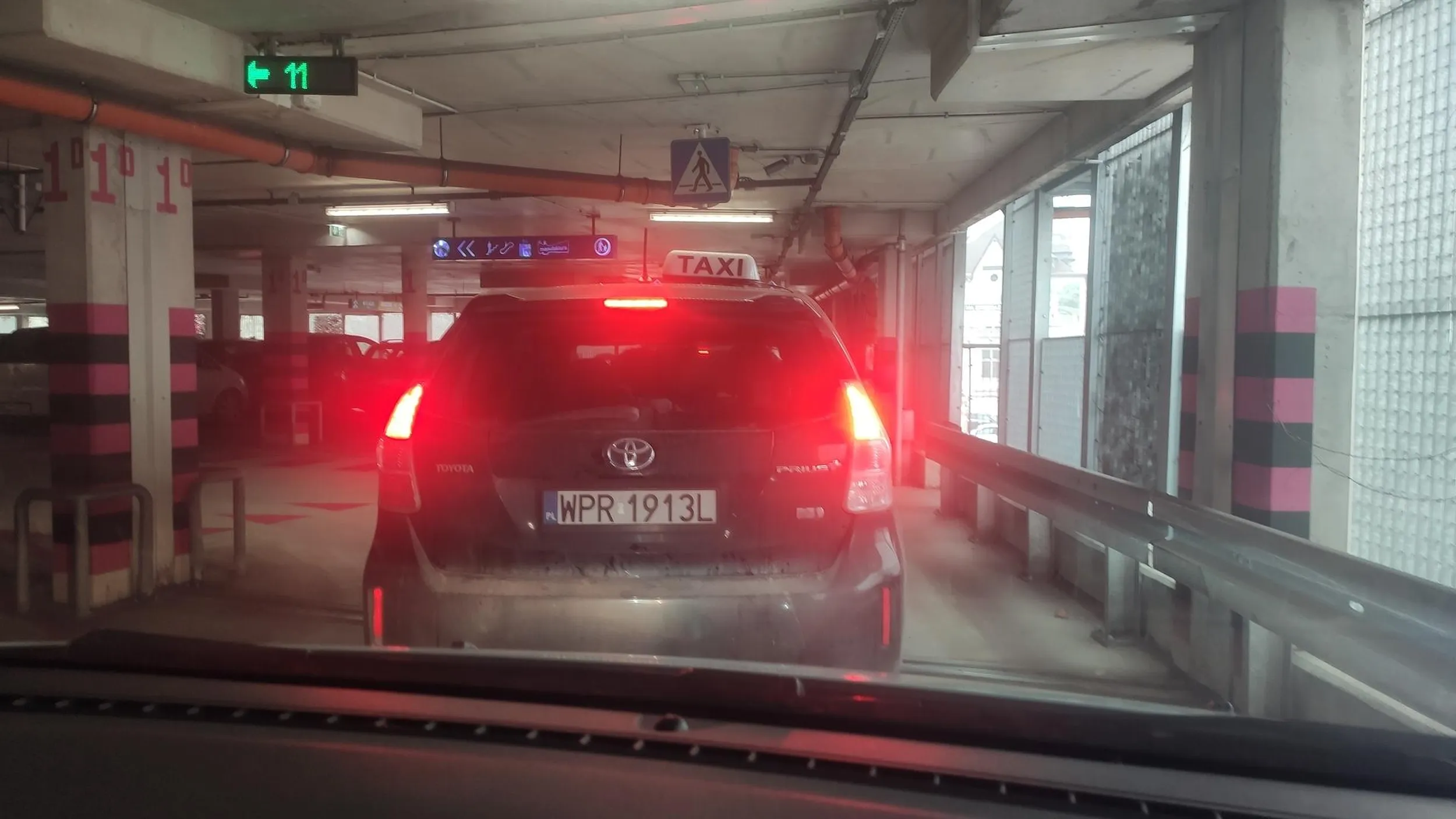 WPR1913L Toyota Prius Zlotowo naucz sie jezdzic na zygzag Manu w Lodzi.