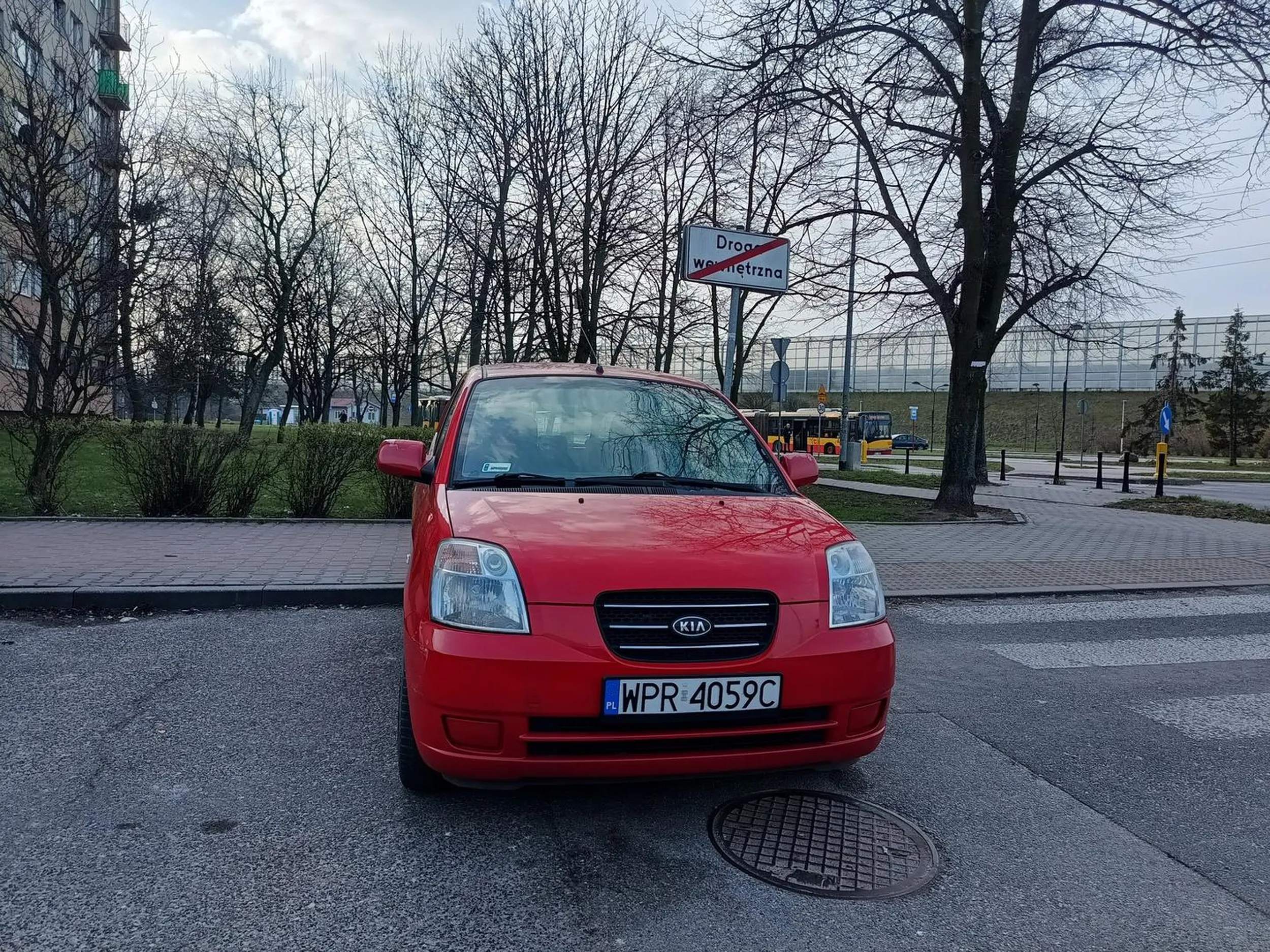 Złamas parkuje na jak złamas.