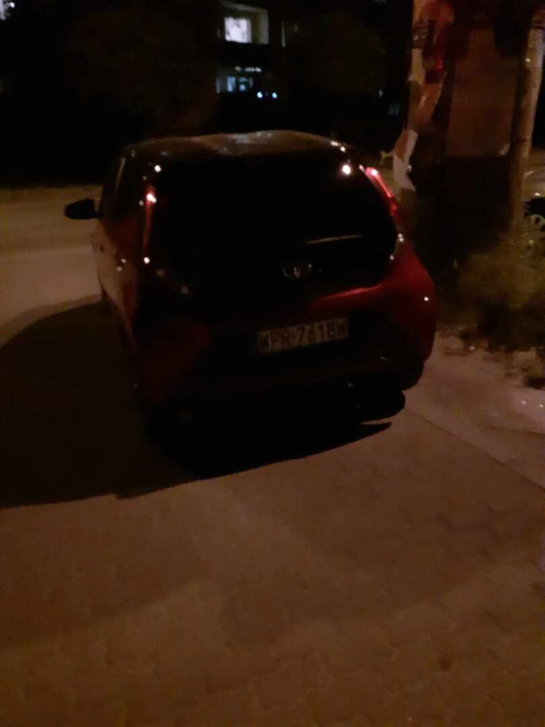 Zaparkować na wyjeździe z parkingu...