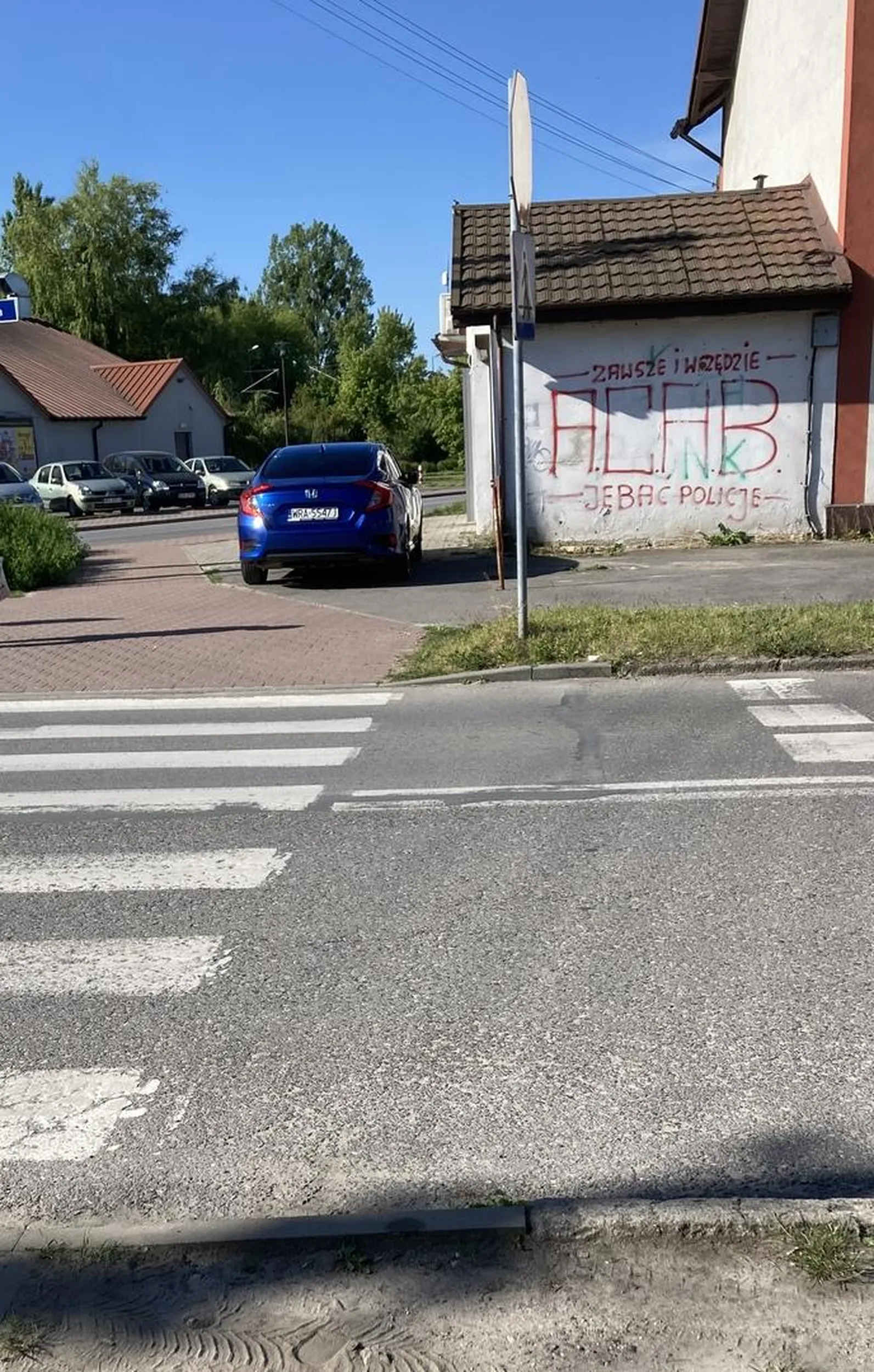 Pionki, 14.05.2024 8:18 Proszę zapoznać się lub przypomnieć sobie Ustawa Prawo o Ruchu Drogowym w art. 26 ust . 3 pkt 3