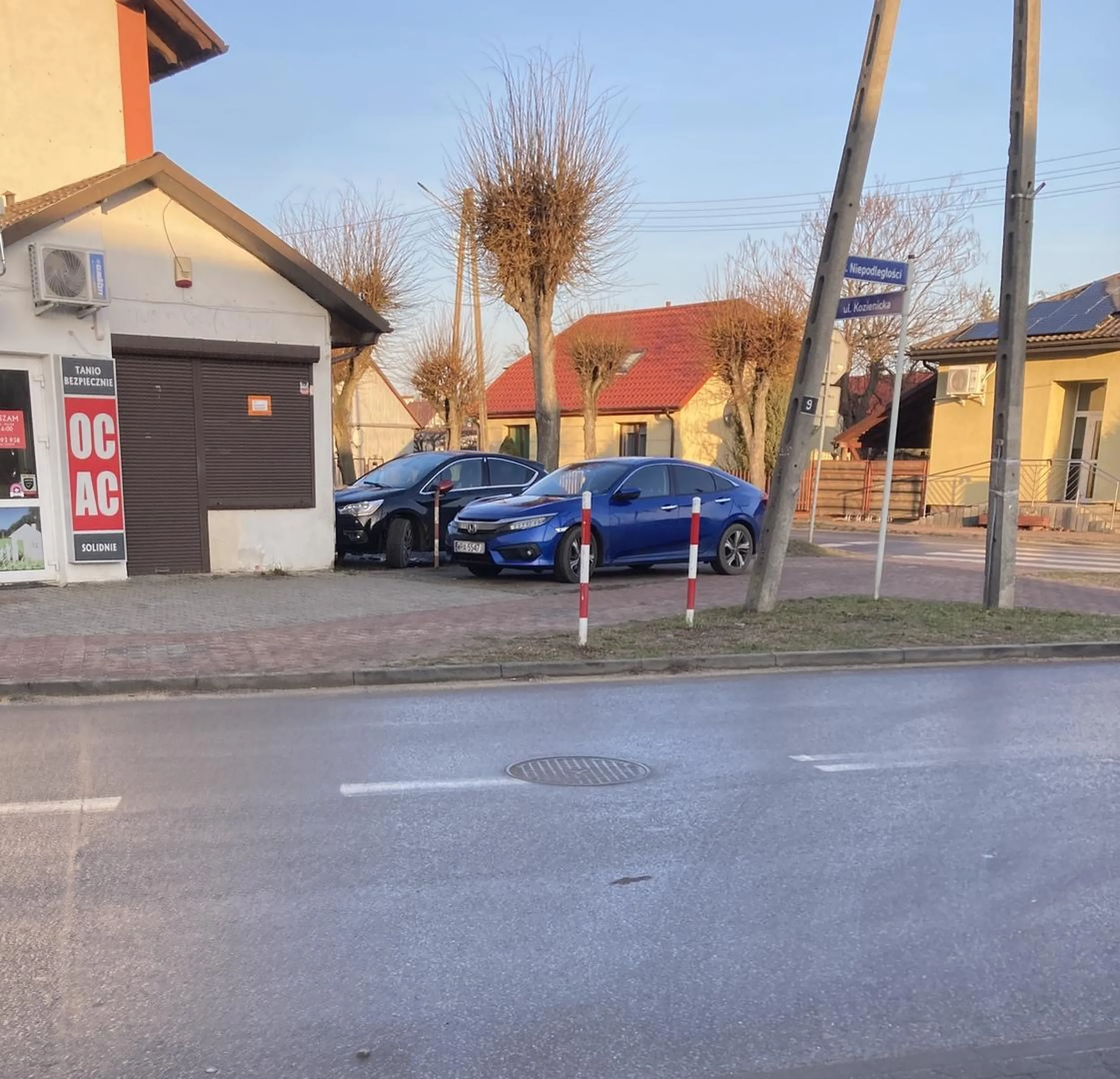 Od kiedy jeździmy po przejściu dla pieszych i parkujemy w taki sposób?