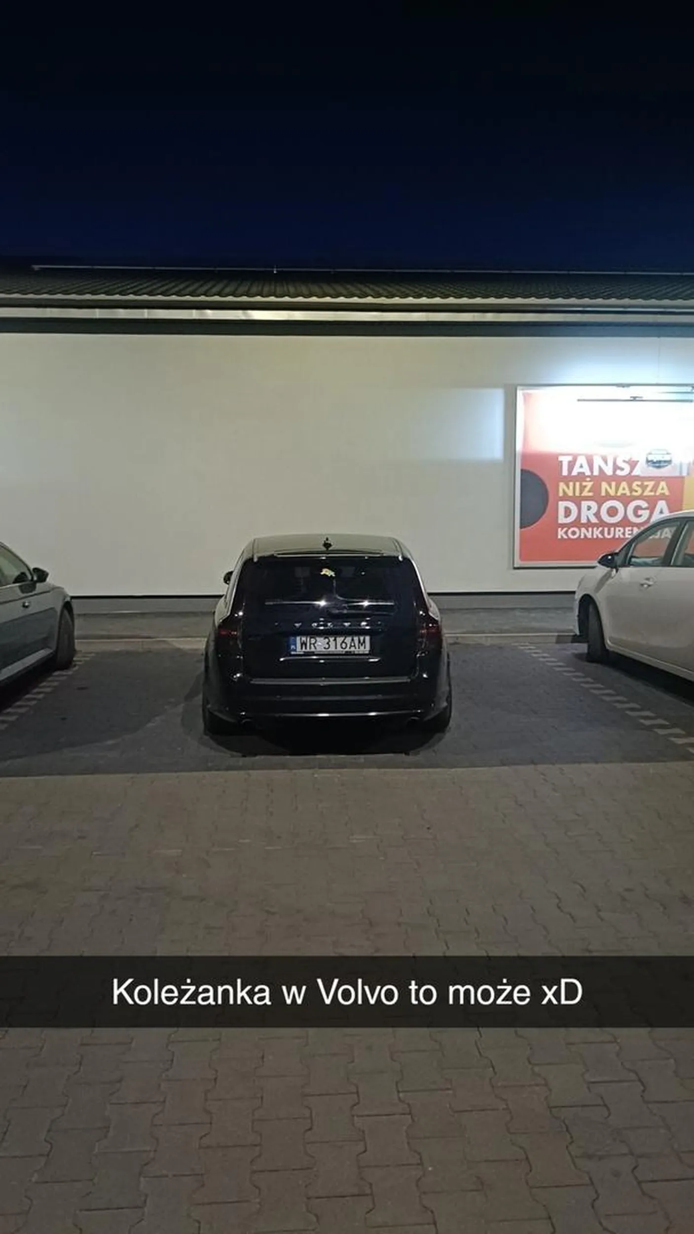 A ty to taka ulana jesteś że 2 miejsca musisz zająć by drzwi otwórz w tym zardzewiałym Volvo? Czy poprostu taka tępa.