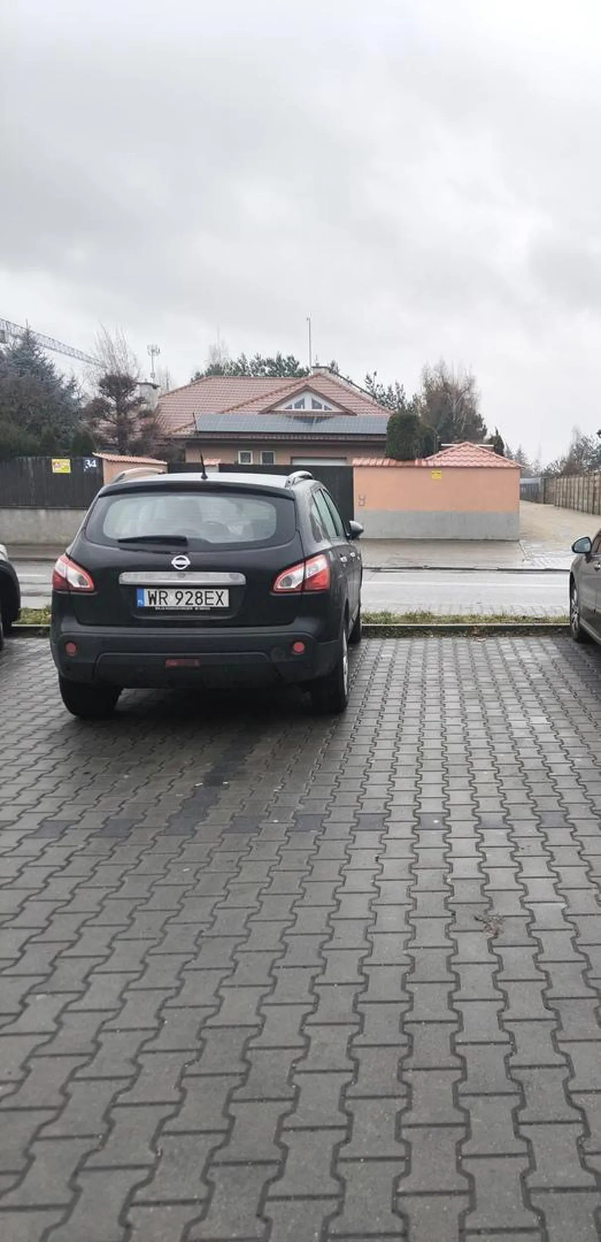 Mistrz parkowania w Radomiu. Nie zostało już żadne miejsce parkingowe.
