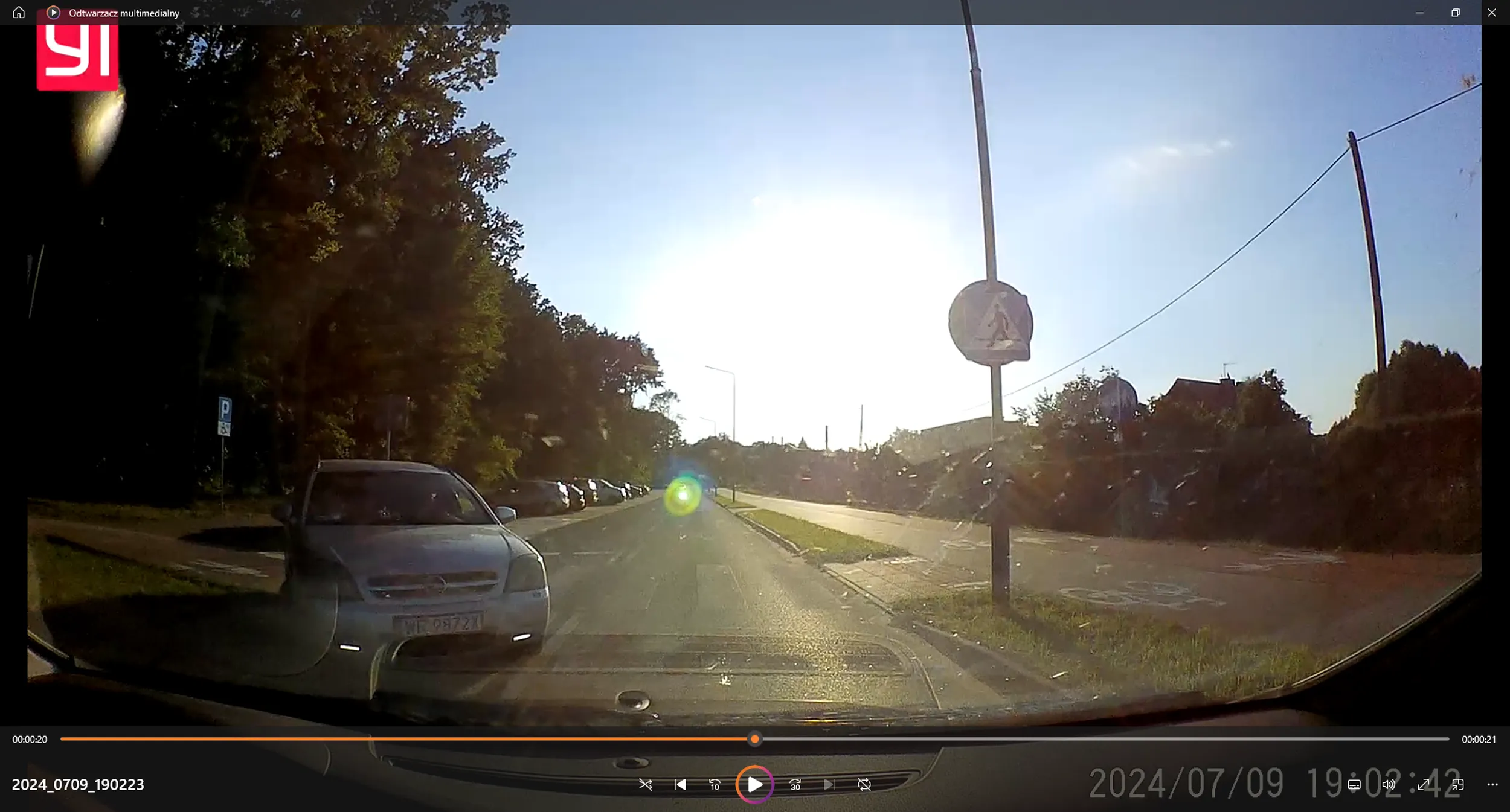 09.07.2024 Pionki ulica Fabryczna, godzina 19:02 Jazda po przejściu dla pieszych