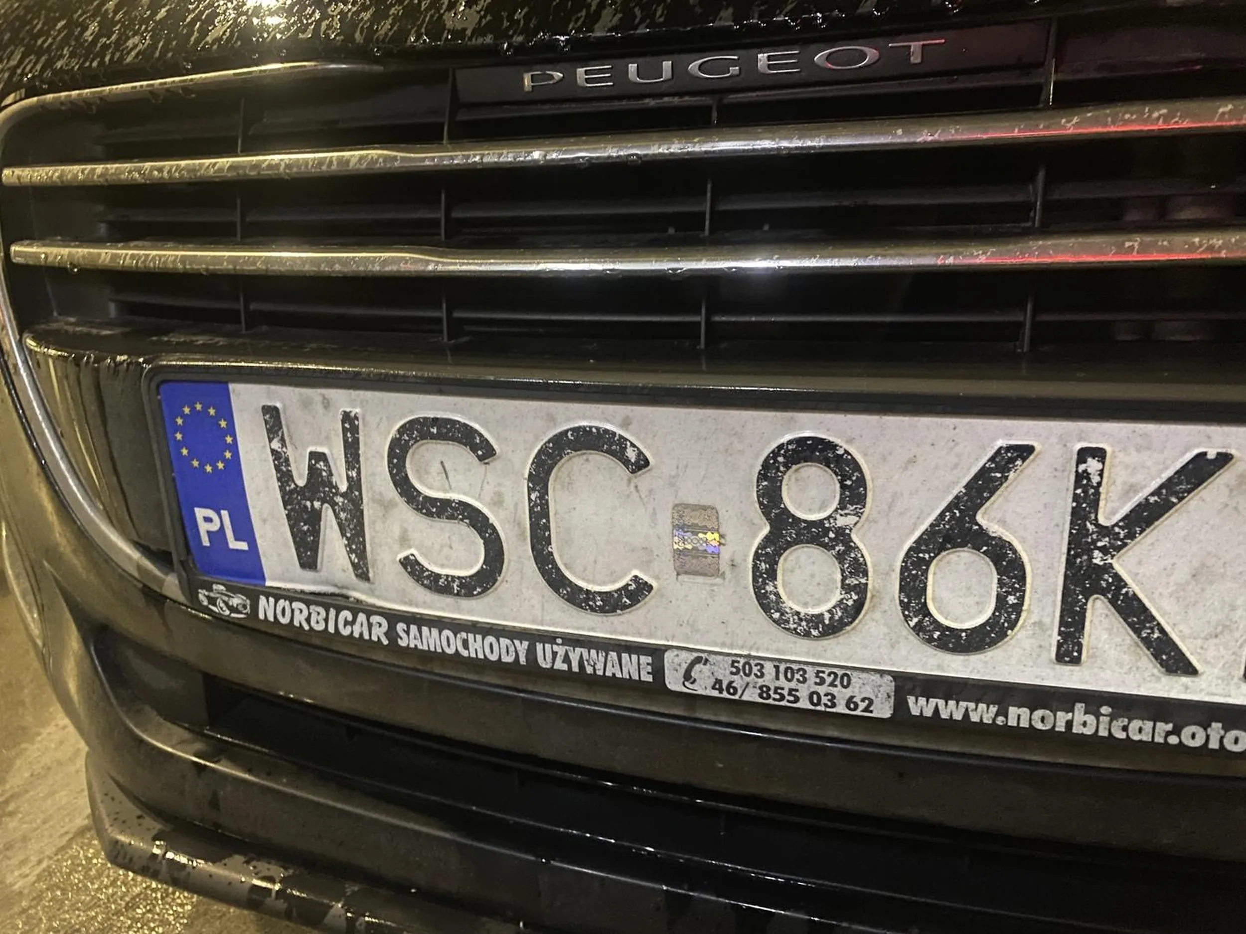 Polecałbym nauczyć się jeździć albo zainwestować w czujniki parkowania bo widzę że nie byłem pierwszy stuknięty na parkingu