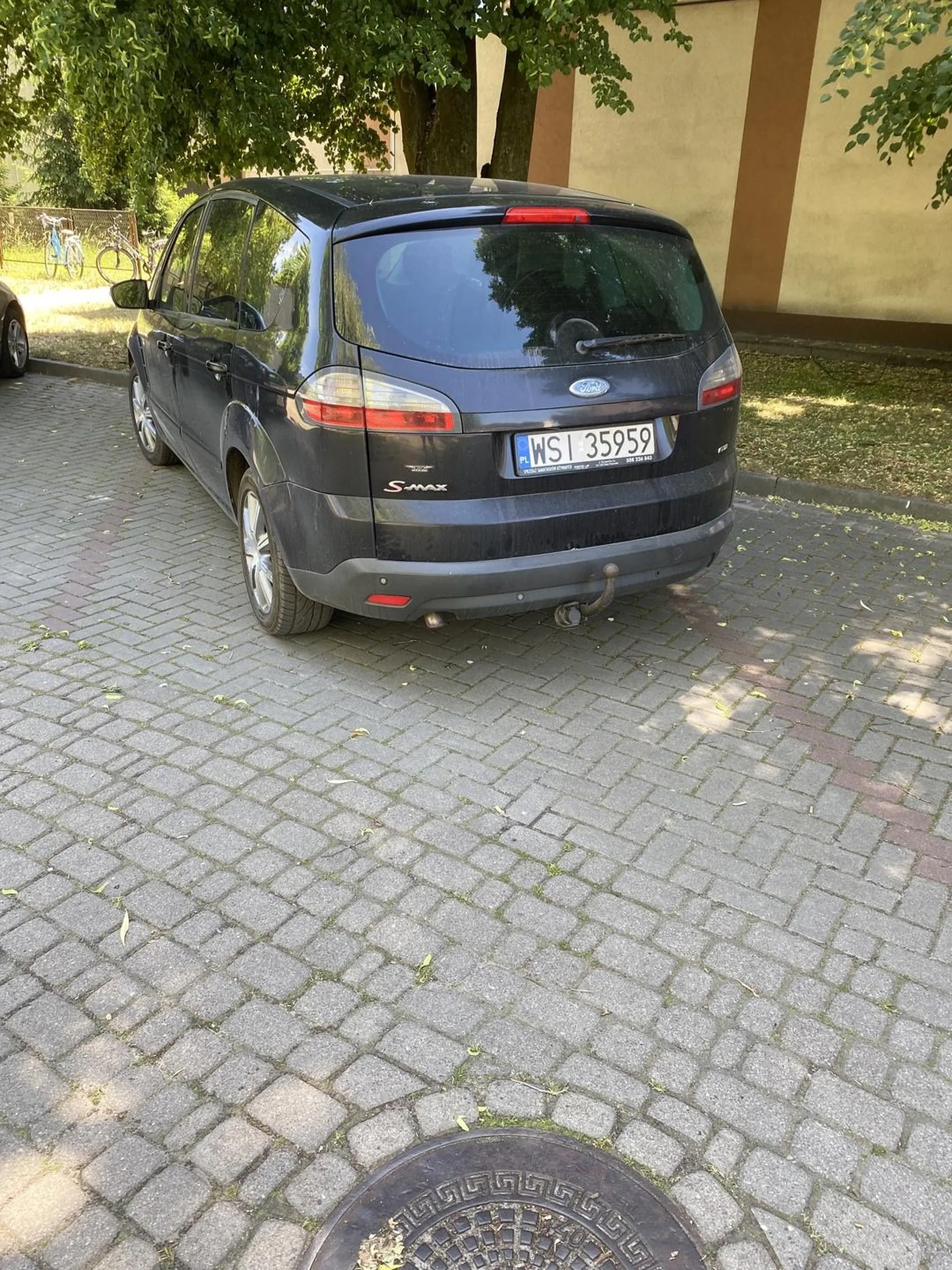 Jakis pet stanął na 3 miejscach nie pzodrawiam