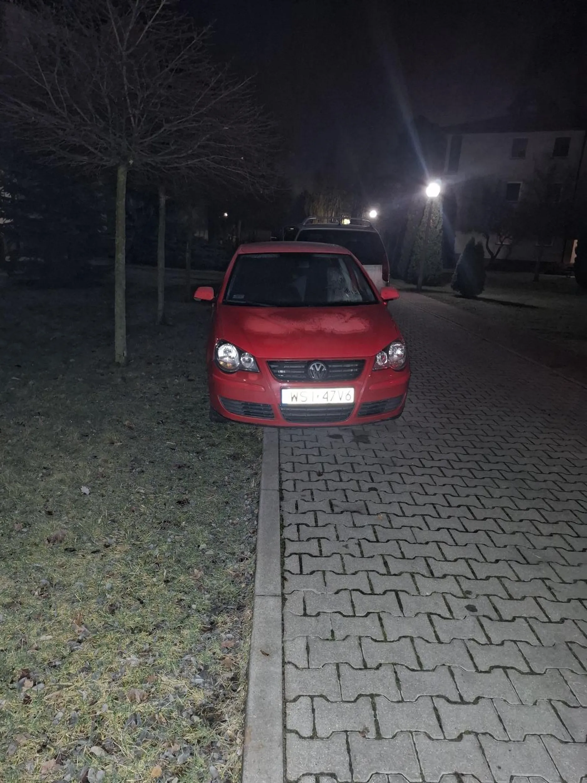 Brak umiejętności parkowania i niszczenie zieleni