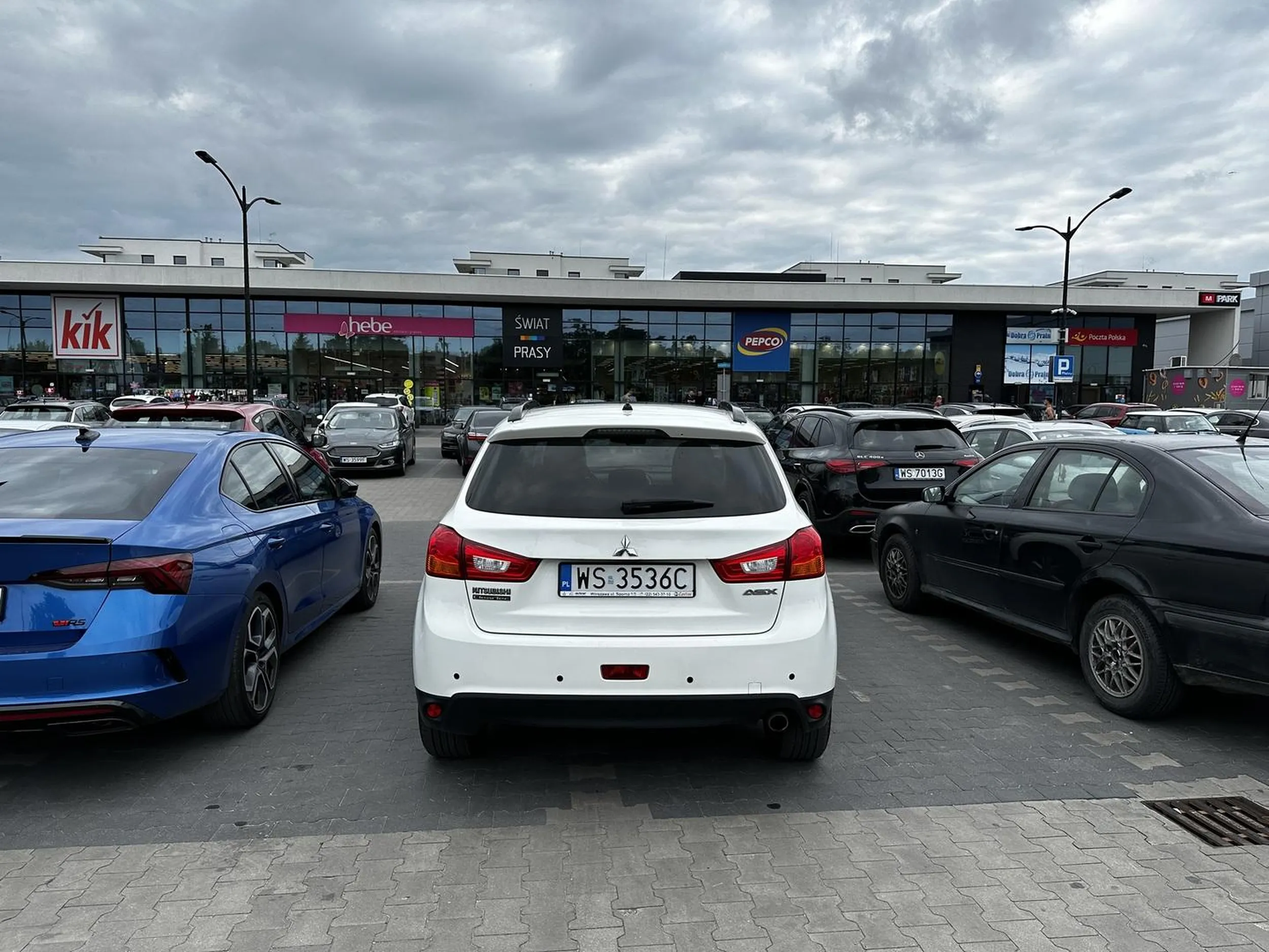 Zapraszam na ponowny kurs z prawa jazdy jeśli ma pani trudności z parkowaniem, nie pozdrawiam.