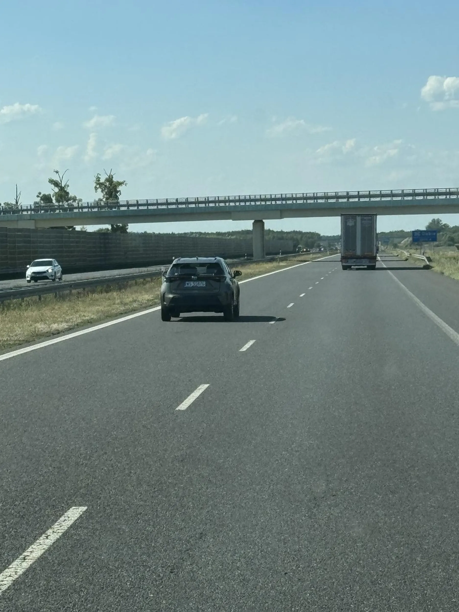 Mistrzuniu lewego pasa a A2