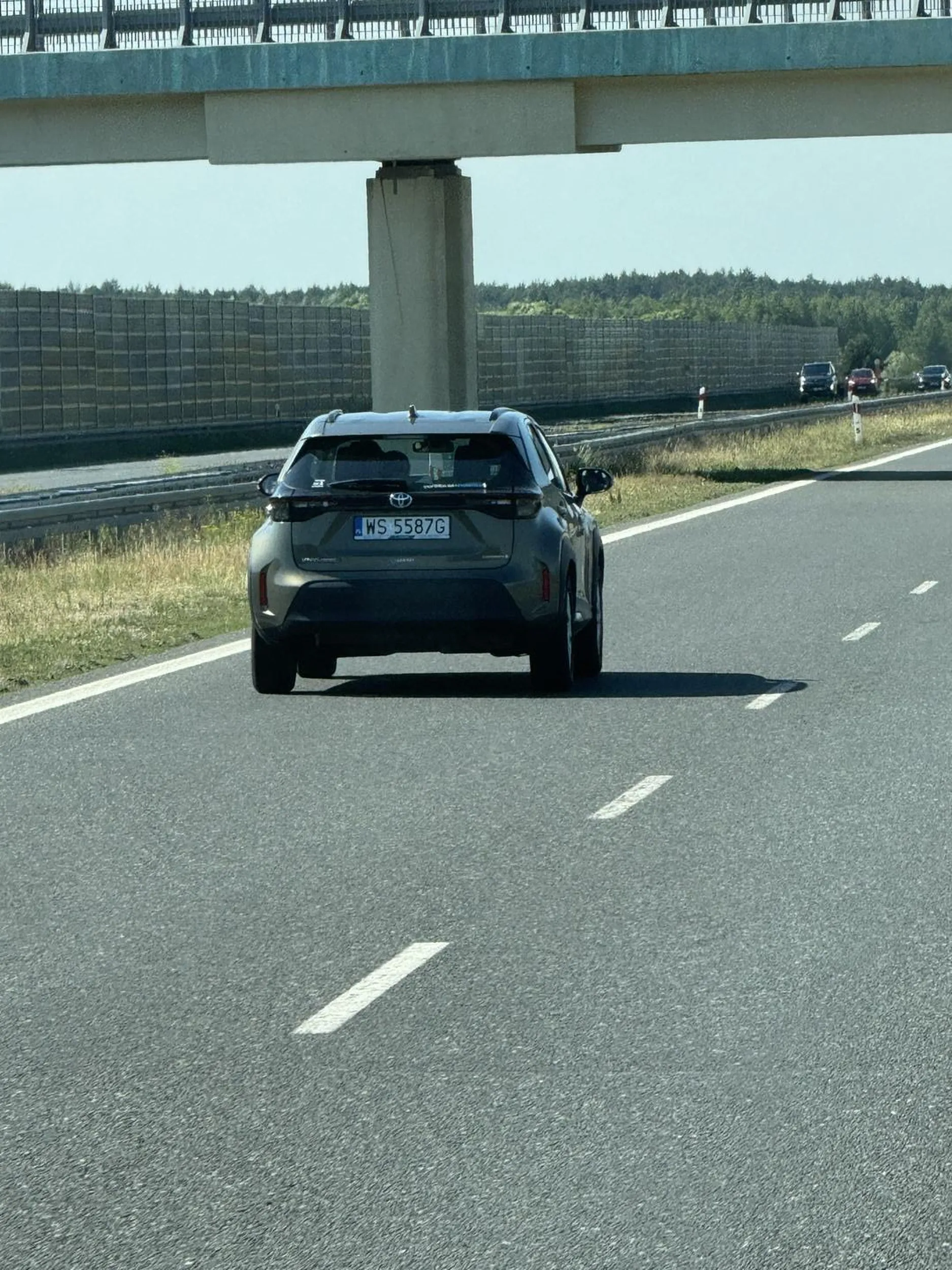 Mistrzuniu lewego pasa a A2