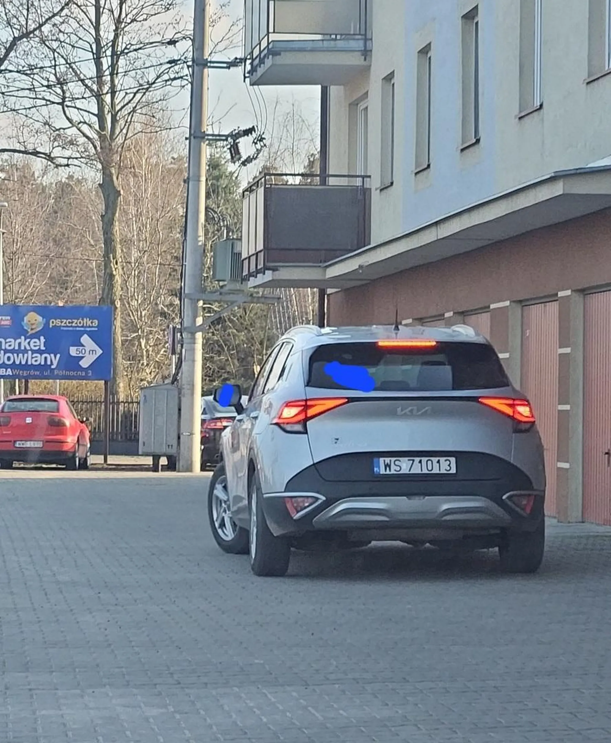 "Mam podejrzenie" ;) że to nieoznakowany :)