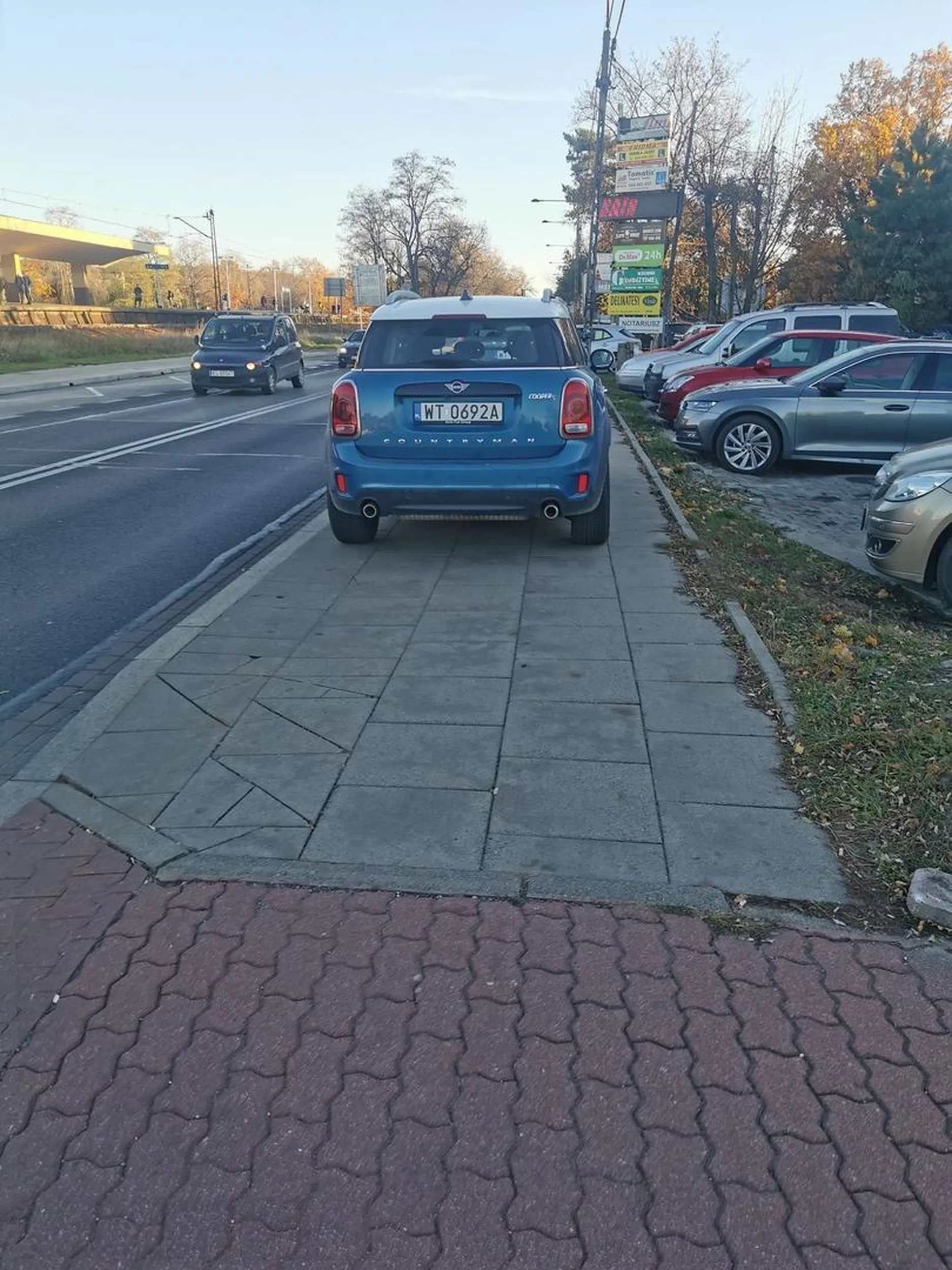 Chodnik to nie parking buraku