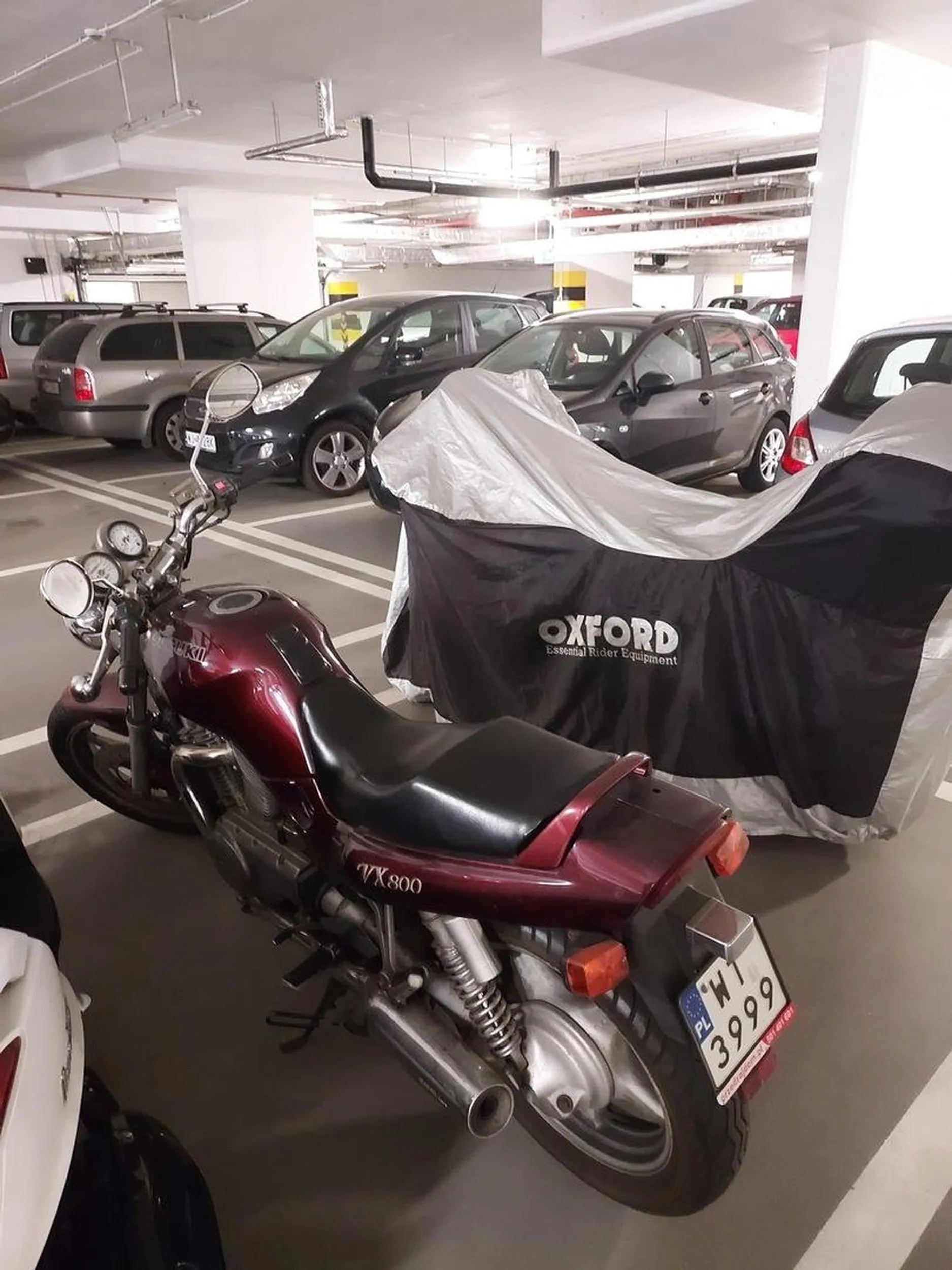 Buc. Staje tym piździkiem na przejściach dla pieszych i nie widzi w tym problemu