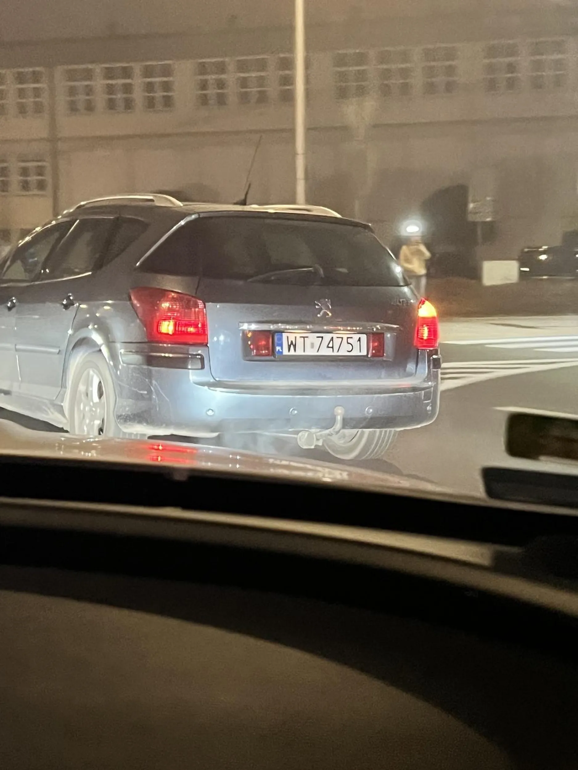 Naucz się patrzeć w lusterka parówko niemyta