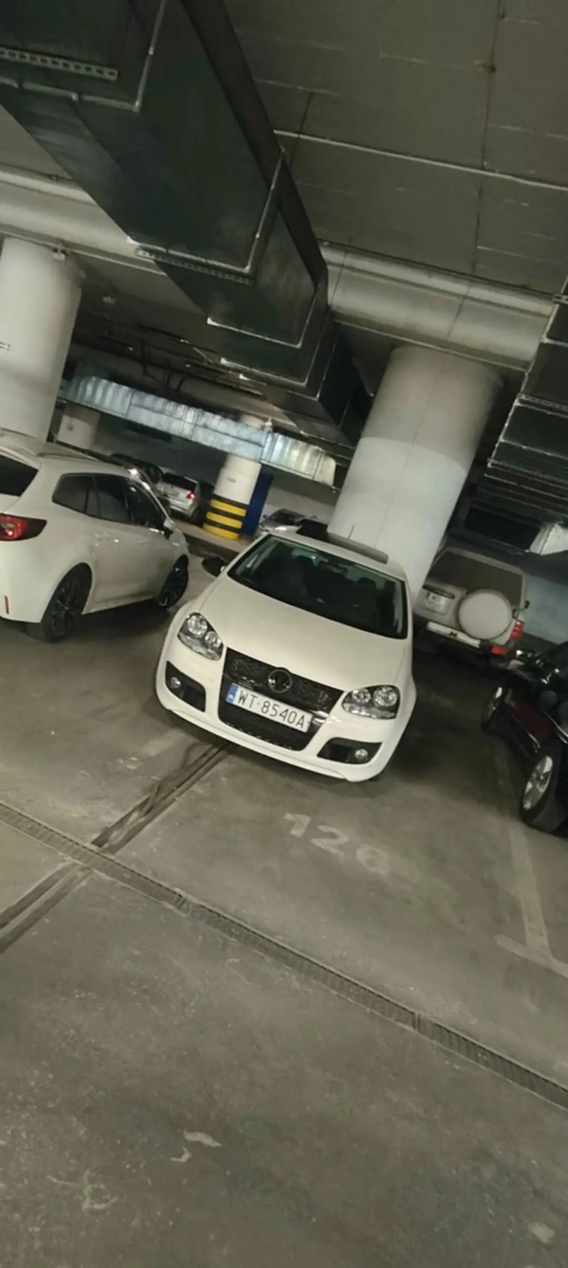 Nie umie parkować, po zwróceniu uwagi groził teleskopem.