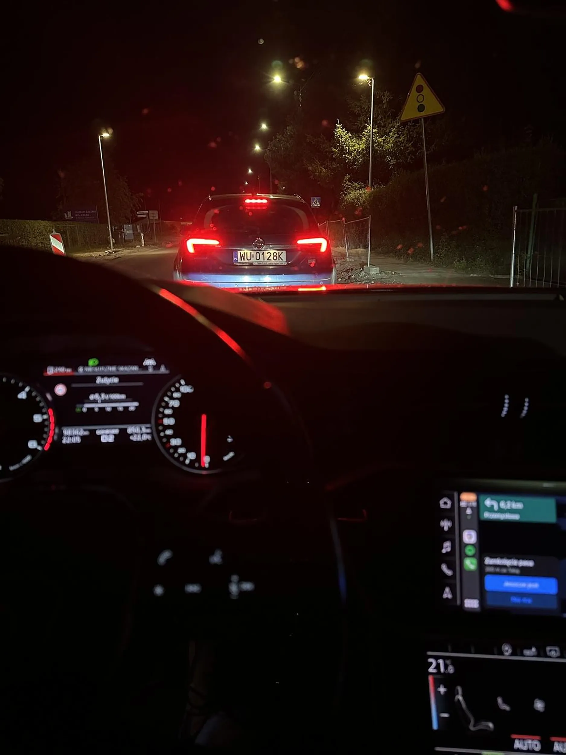 Wyrzuca śmieci, niedopałki w mieście i w lesie :-((( jak się coś zjara to wiecie kogo szukać