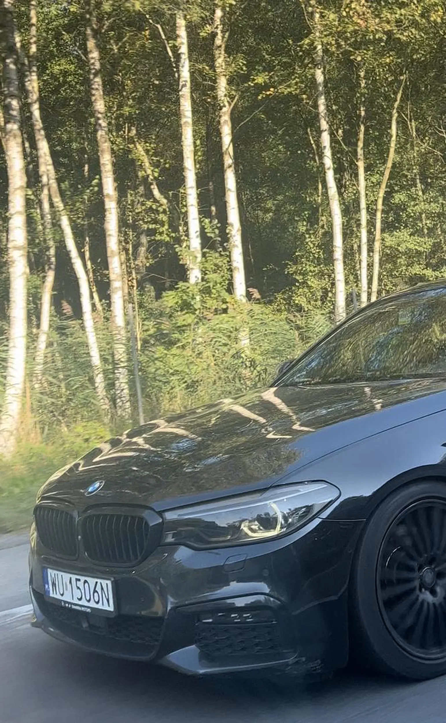 Kretyn za kółkiem. Myśli chyba ze jest królem szos.