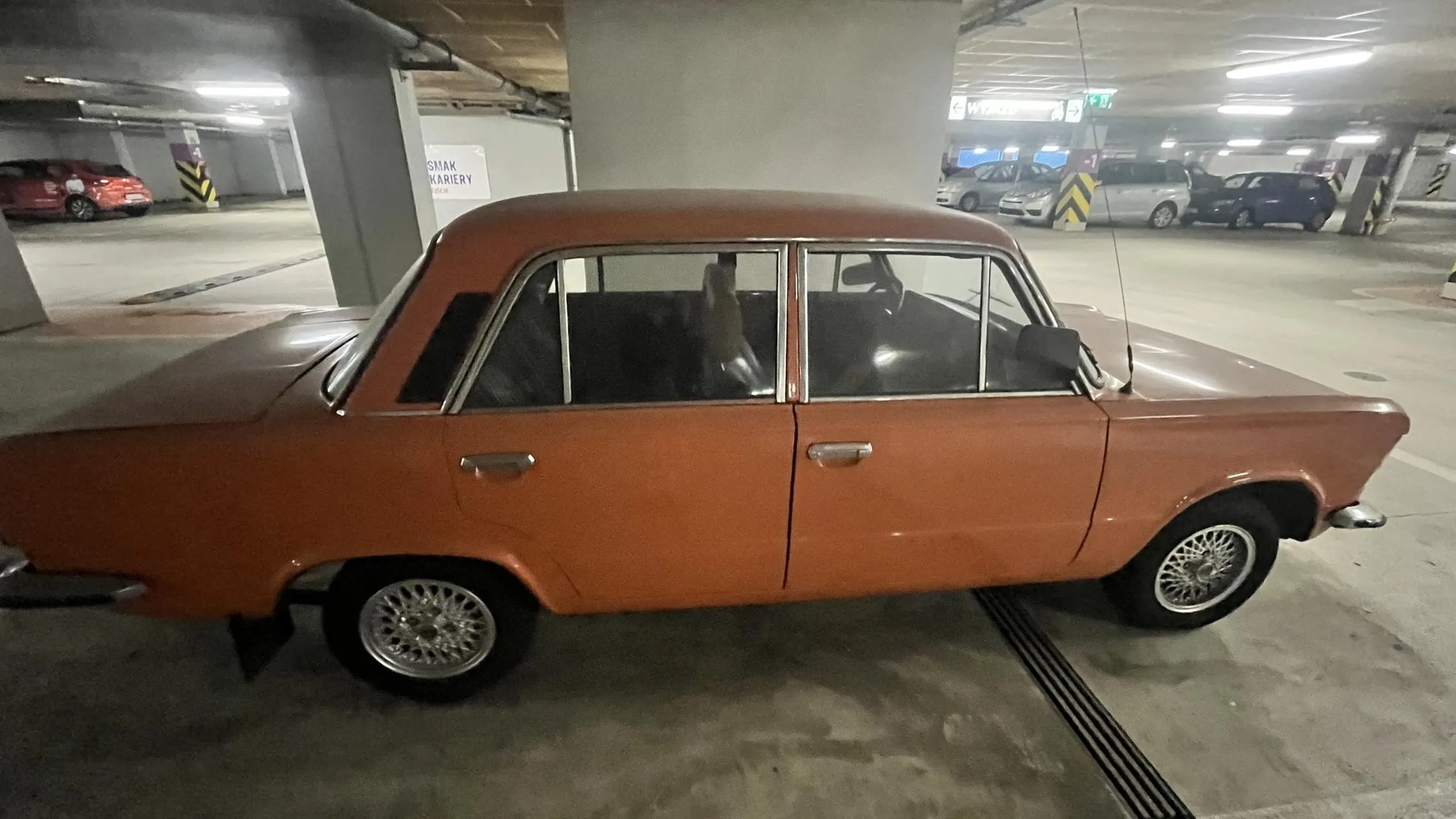 Fajny Duży Fiat tylko trochę zapuszczony :-(