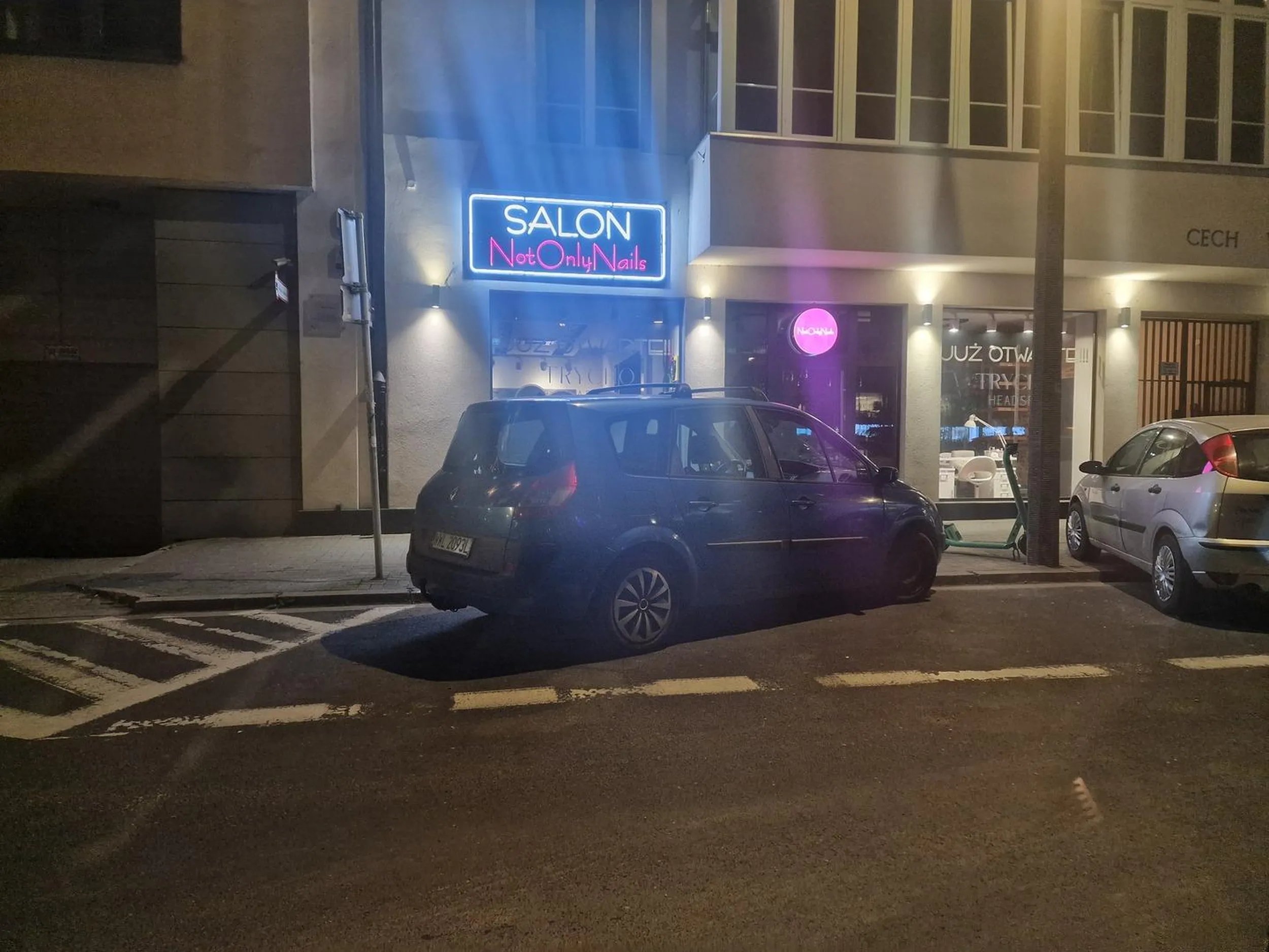 Ulica Pańska 75, Warszawa godzina 20 - jedyne dwa wolne miejsca na całej ulicy. Szeryf zajął oba jednocześnie.  Złościwość, czy brak myślenia?