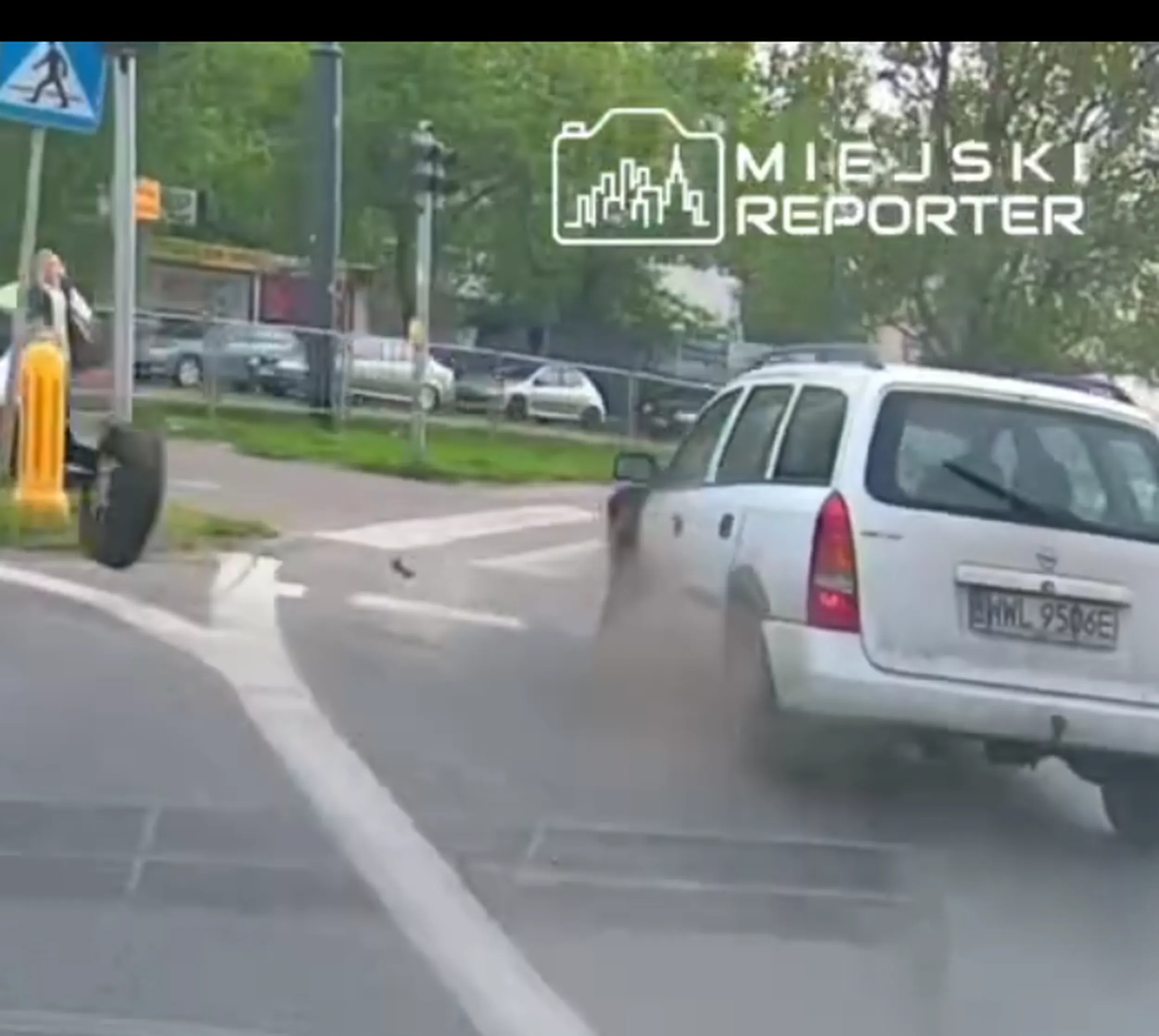 Gruz, któremu odpadło koło. Oczywiście powiat wołomiński