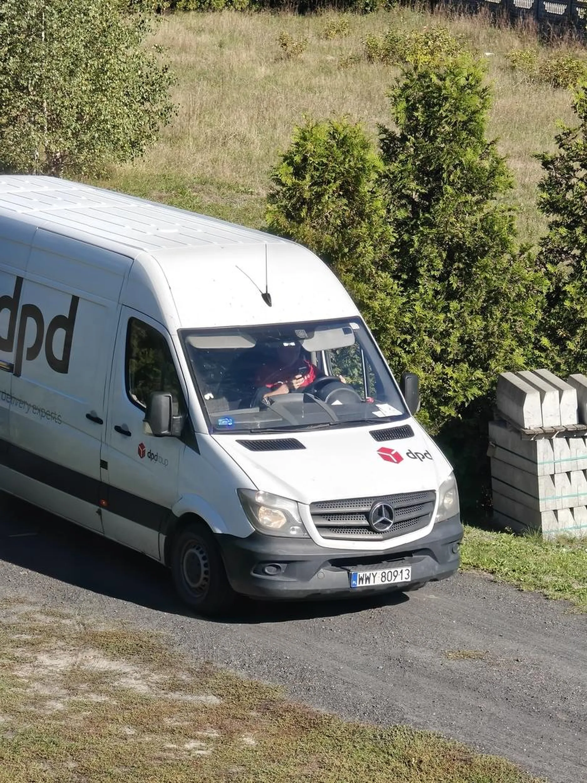 Kolejny kierowca dostawczy który kocha kurzyć mimo wielokrotnych rozmów z nim.