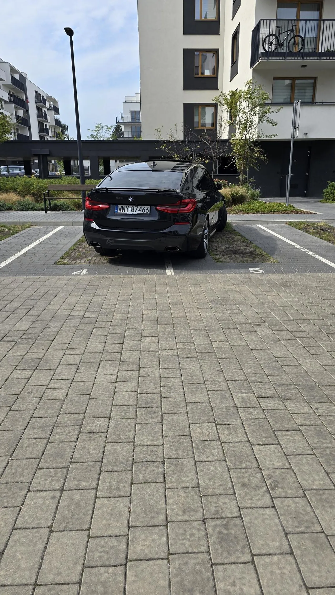 Bo zająć jedno miejsce to za mało, marka samochodu zobowiązuje