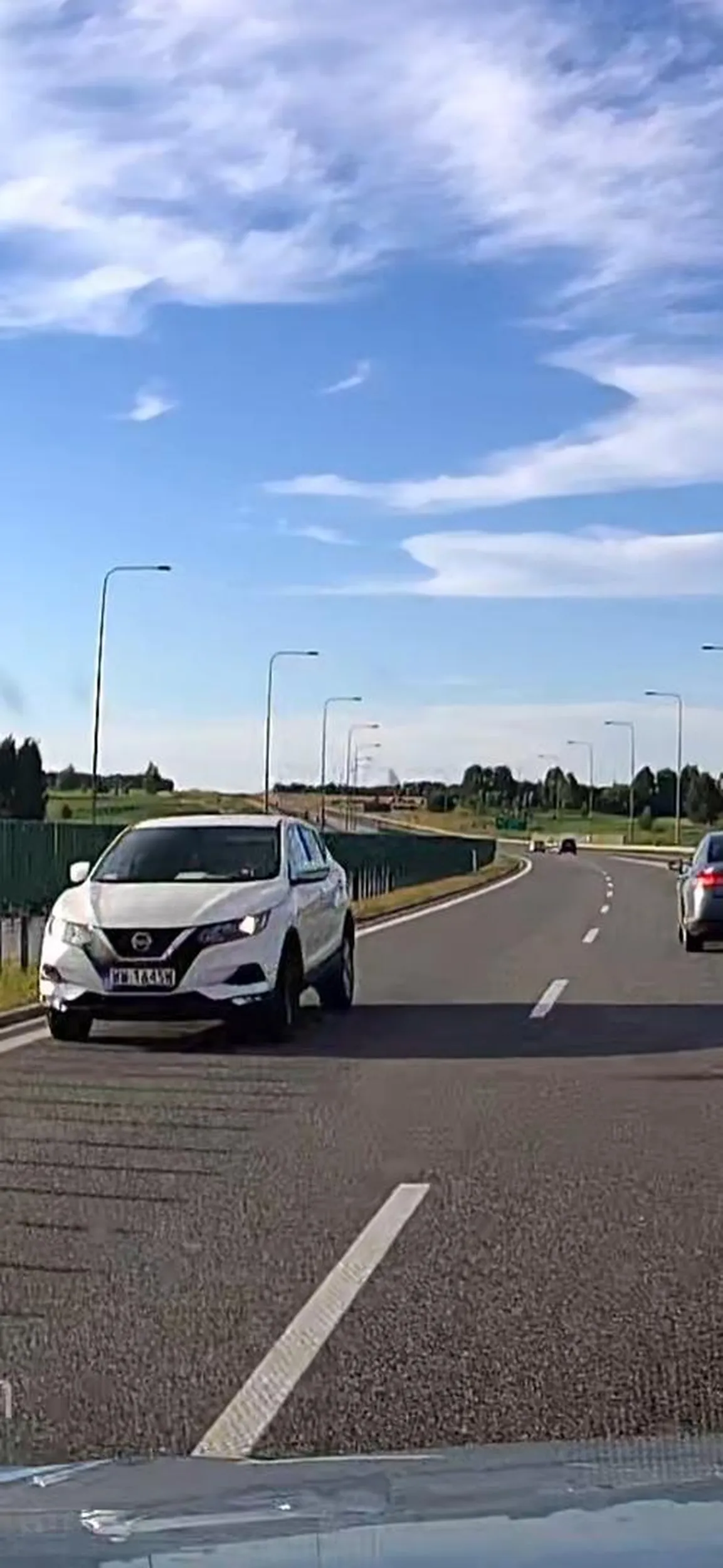 Jazda pod prąd na drodze szybkiego ruchu