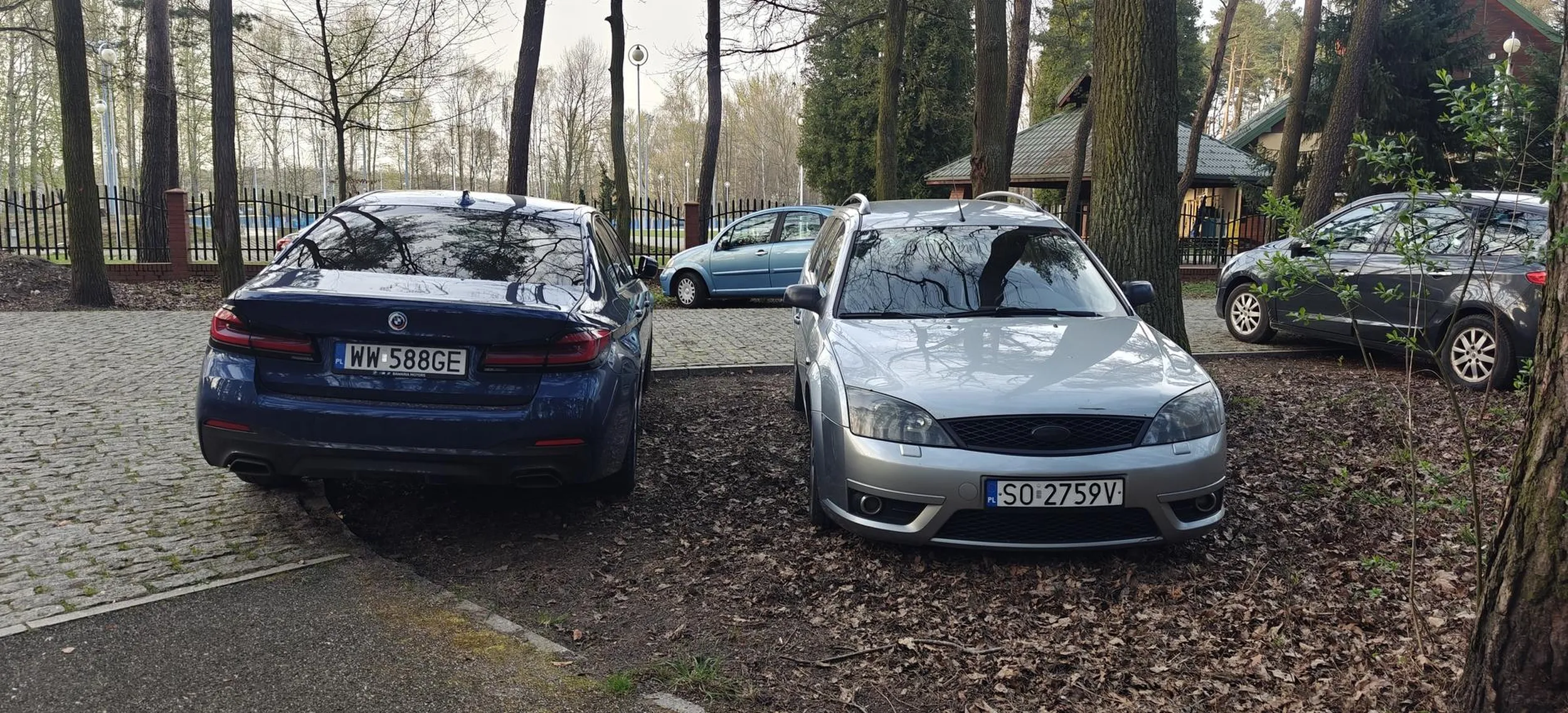 Nie ma miejsc to nie parkujemy jak popadnie...