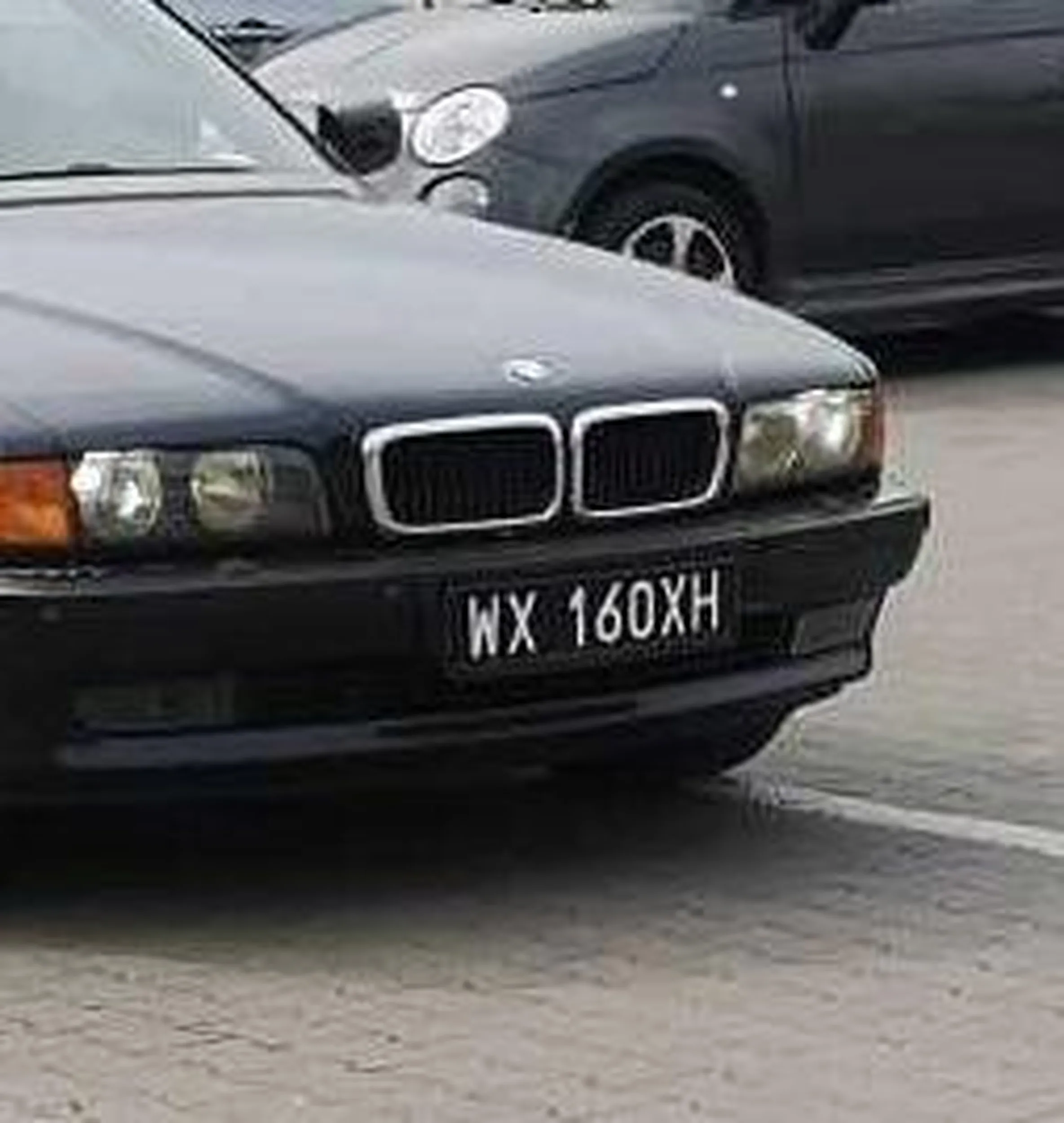 Czy to autentyczne czarne blachy czy przemalowane z białych?