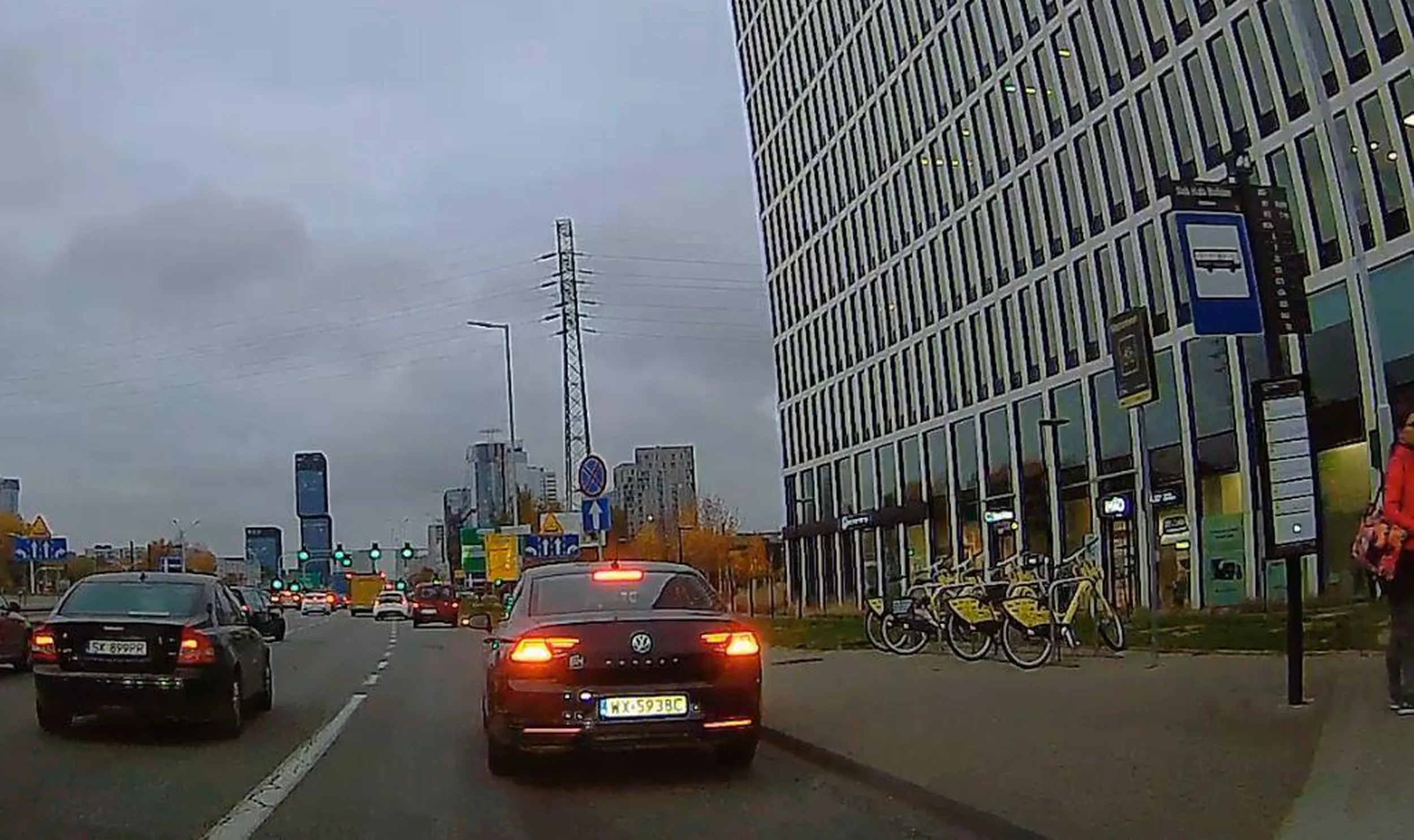 Najnowszy model autobusu miejskiego.