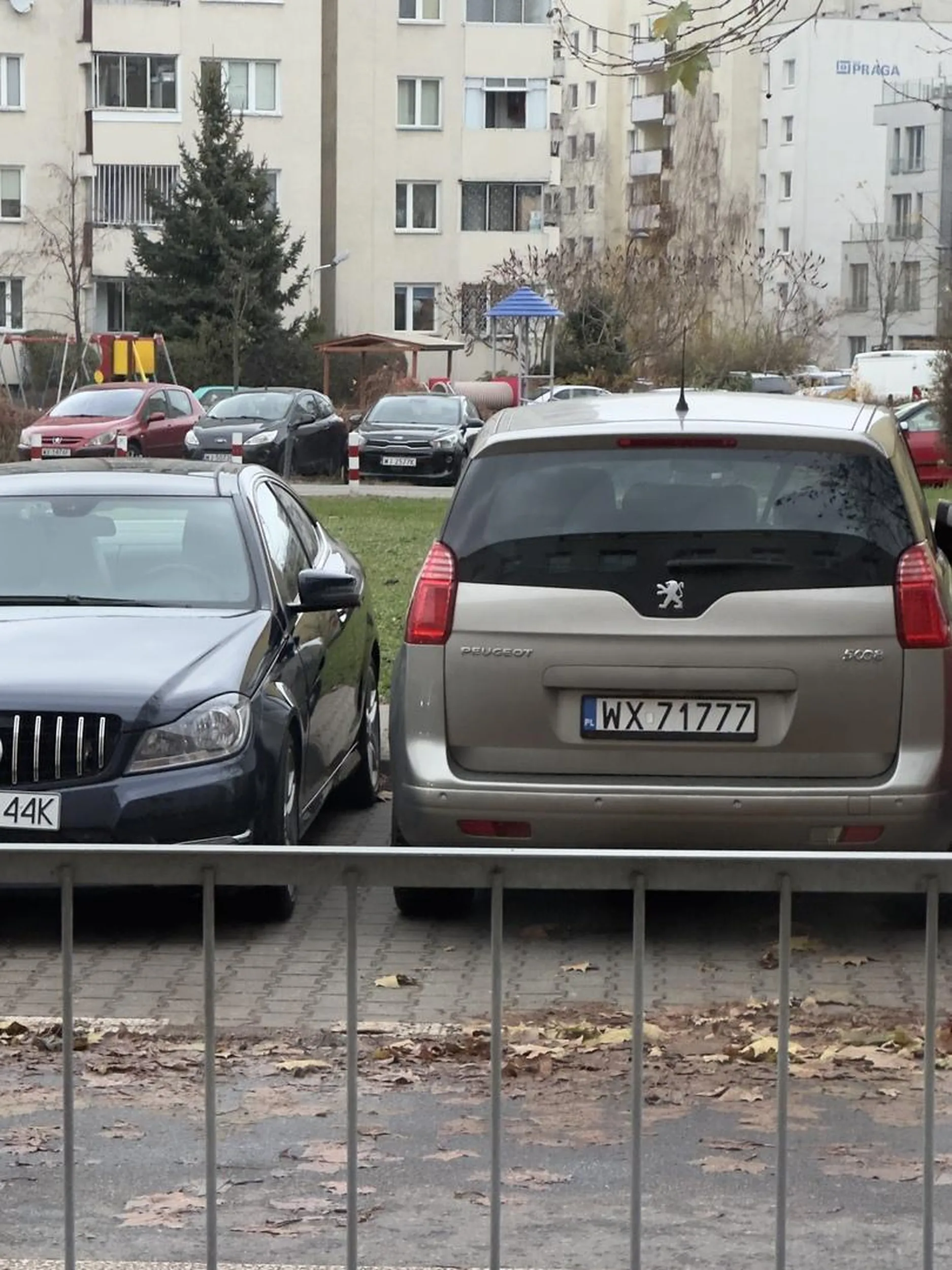 15cm na otwarcie drzwi dzięki, musiałem jechać uberem