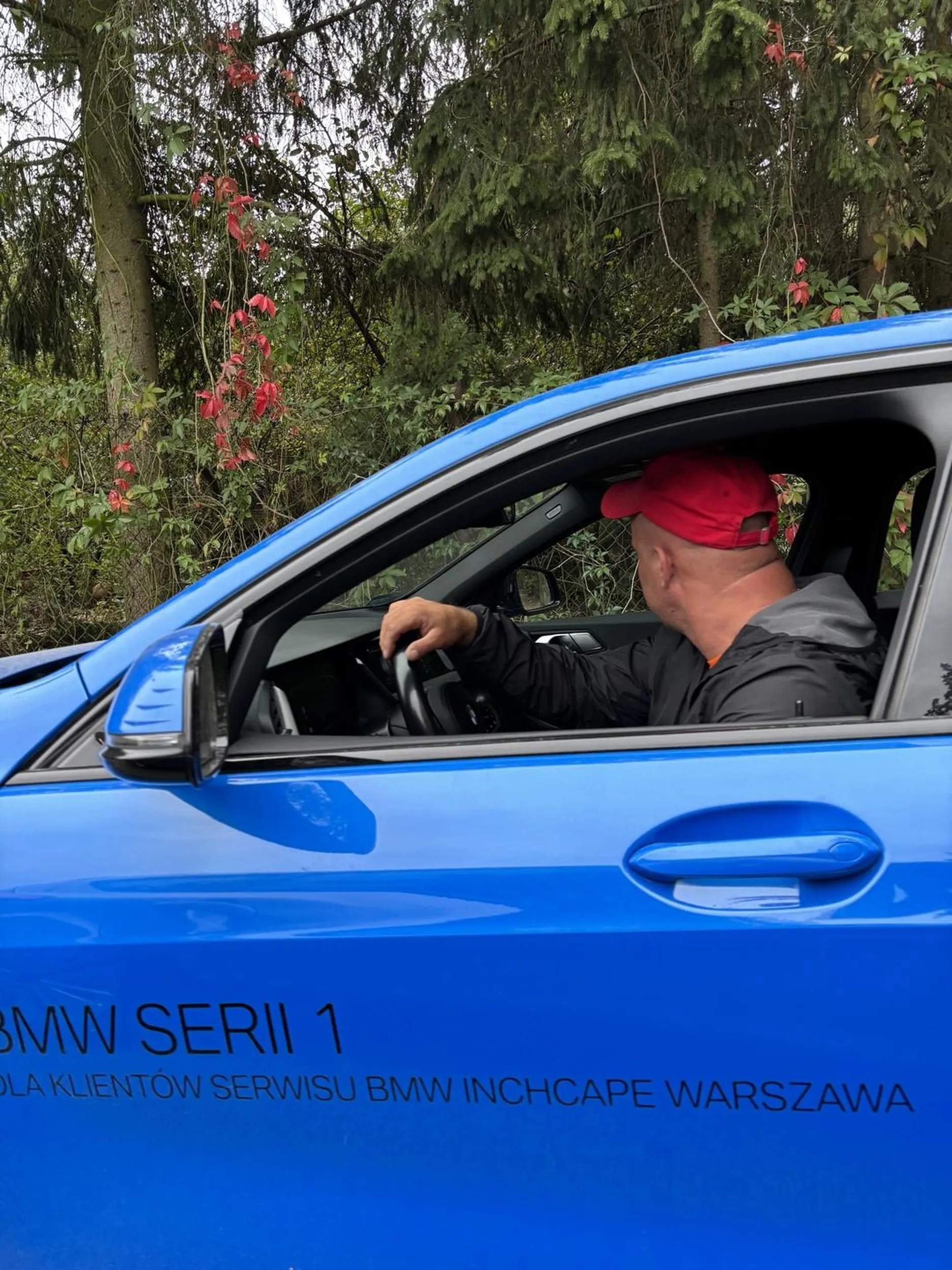 kawał fiuta jechał pod prąd jednokierunkową drogą, nie chciał zjechać i groził że wypierdoli mi w pysk jak mu nie ustąpię xD