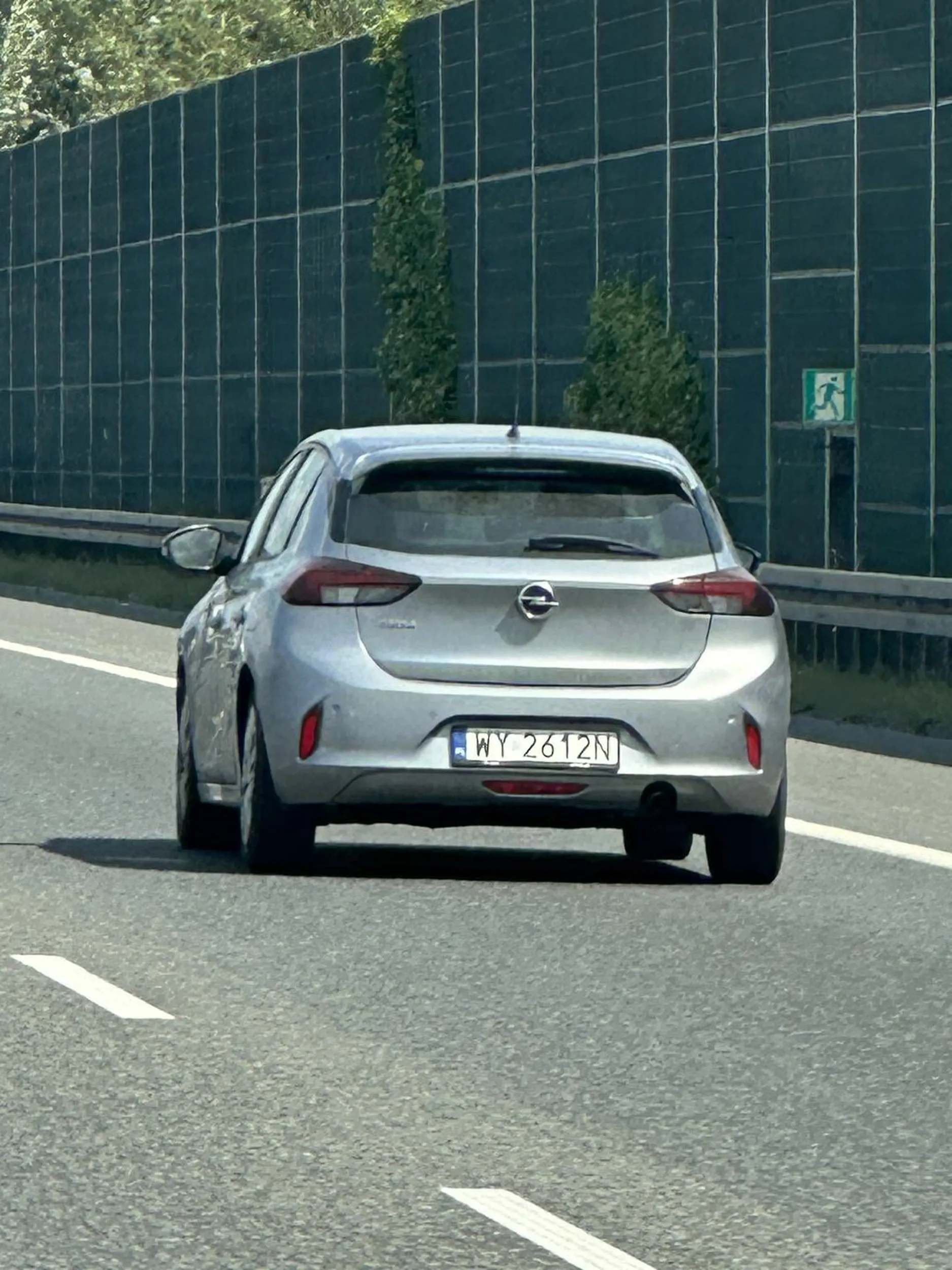 Fajnie to wyprzedać pasem awaryjnym na a2 przed Warszawą Bardzo bezpiecznie i odpowiedzialne