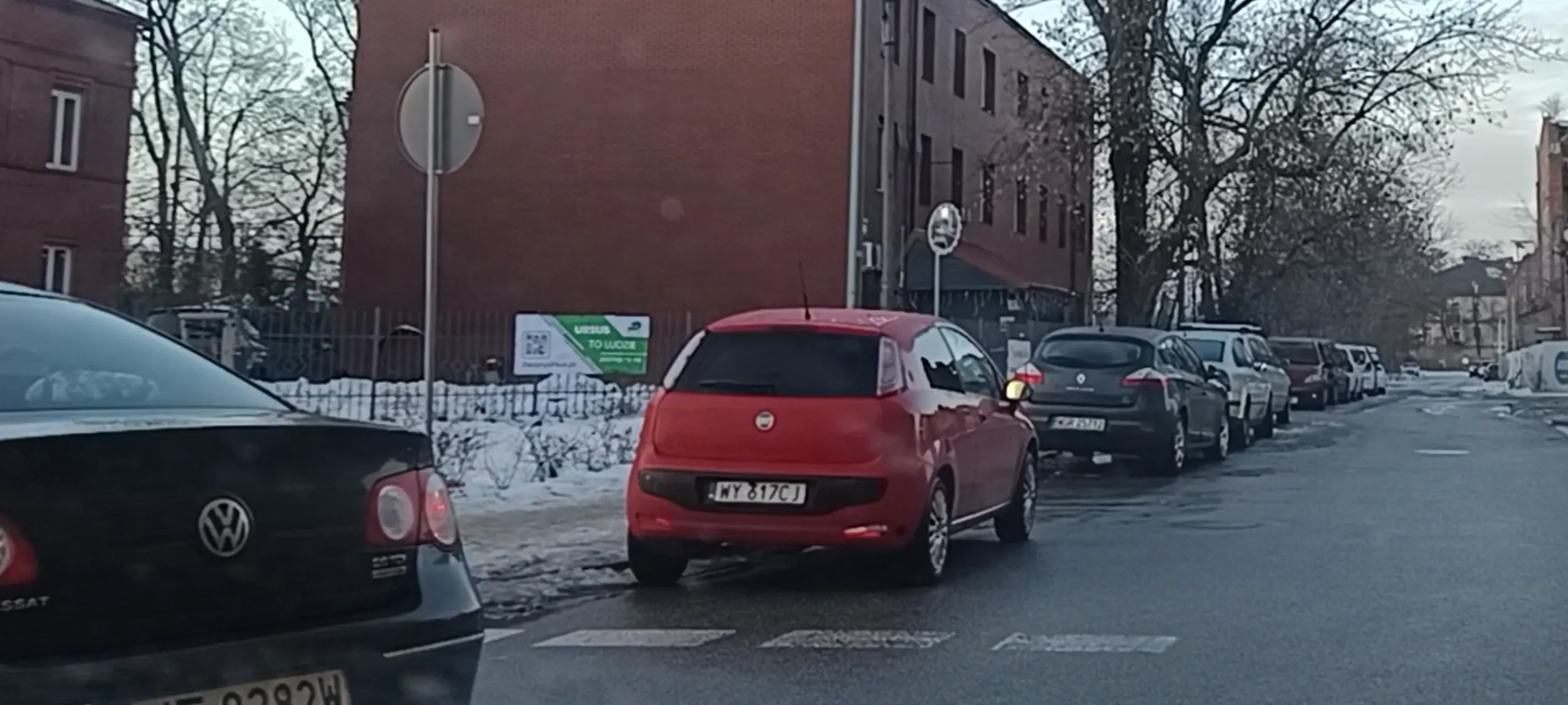 Mistrz parkowania na skrzyżowaniu