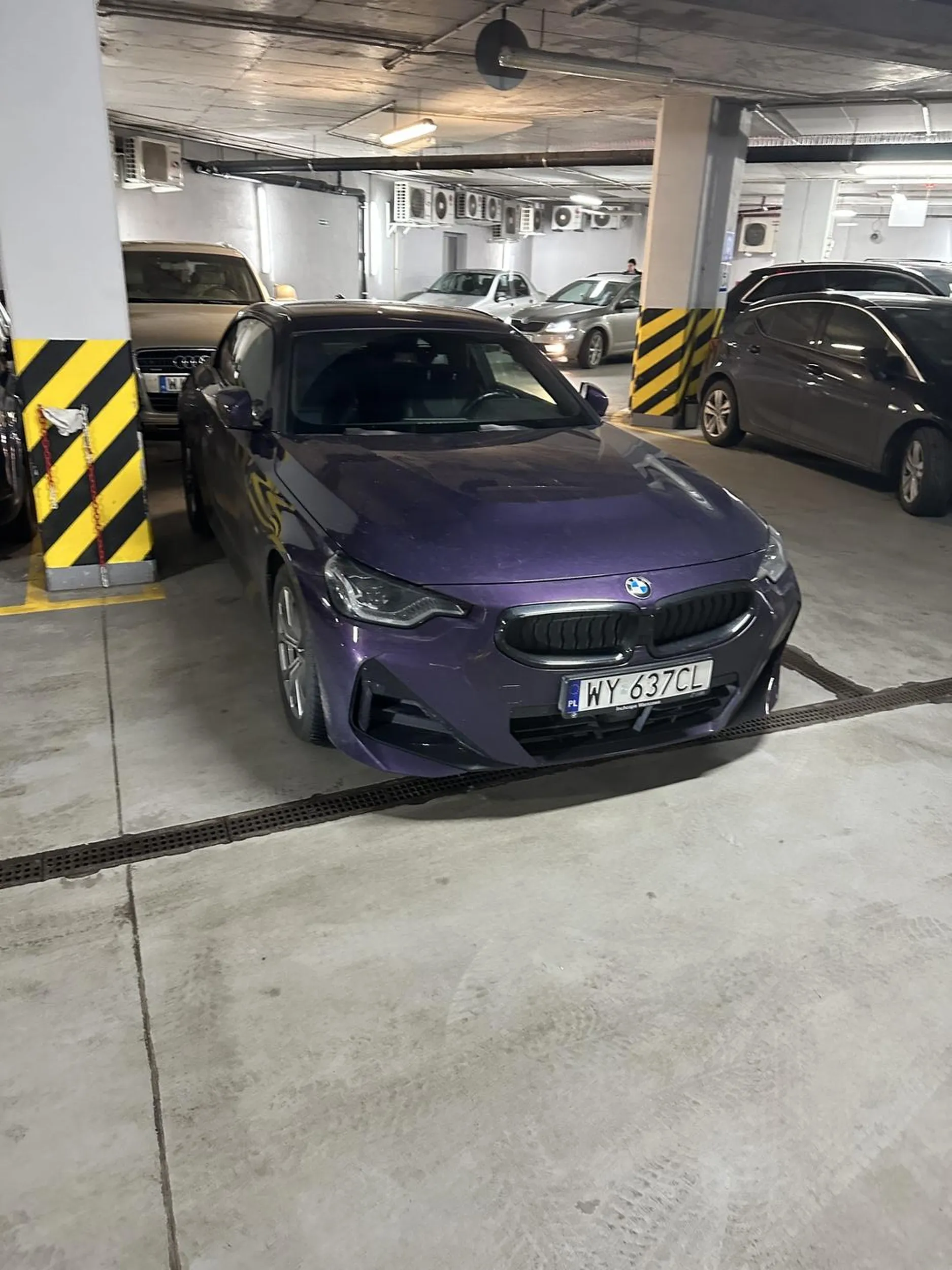 Kolego/Koleżanko z BMW, zainwestuj sobie lepiej w jazdy doszkalające a nie w nowy samochód. Parkowanie kuleje!!!!