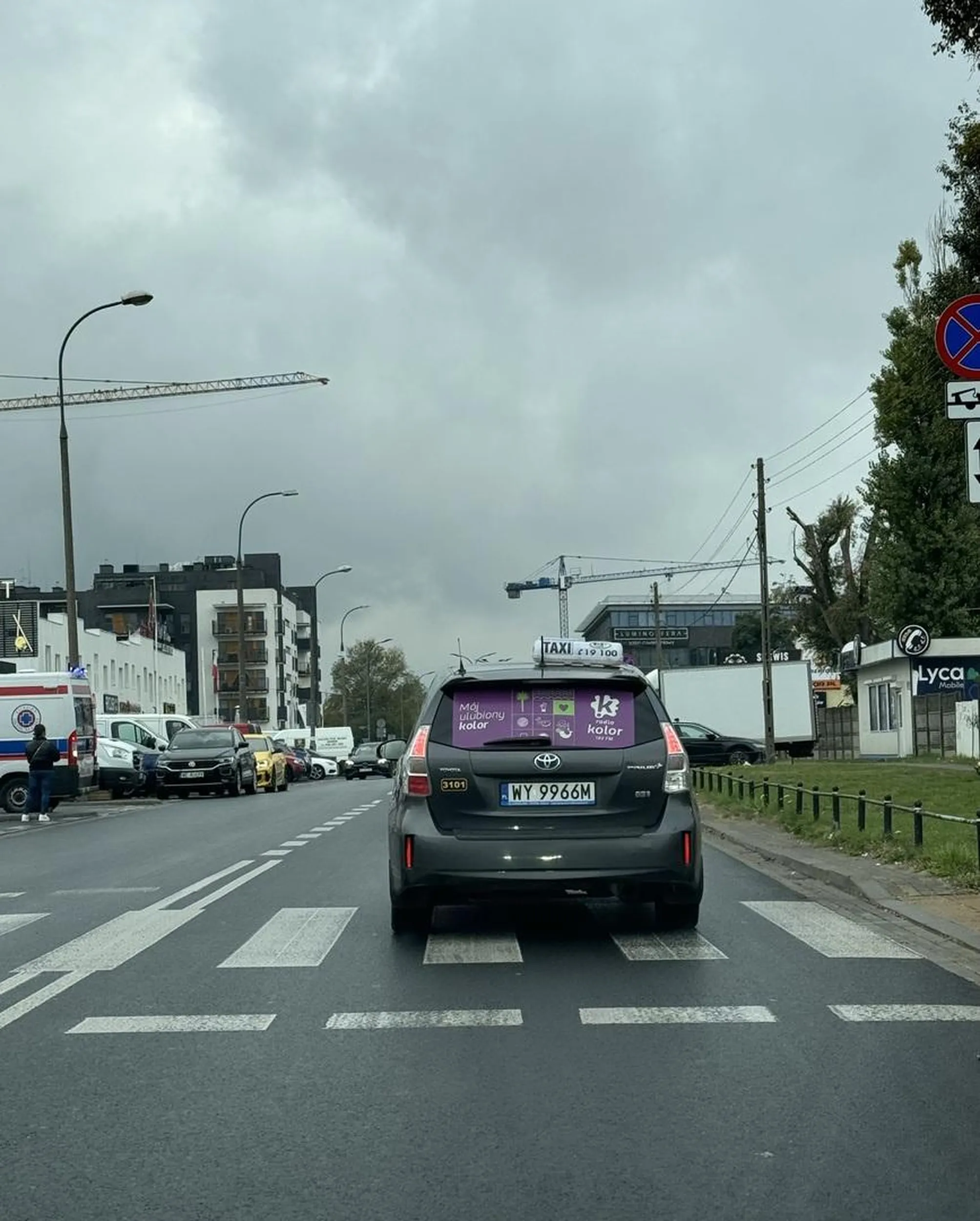 Typowa złotówa z Warszawy. Zero znajomości przepisów i popis chamstwa.