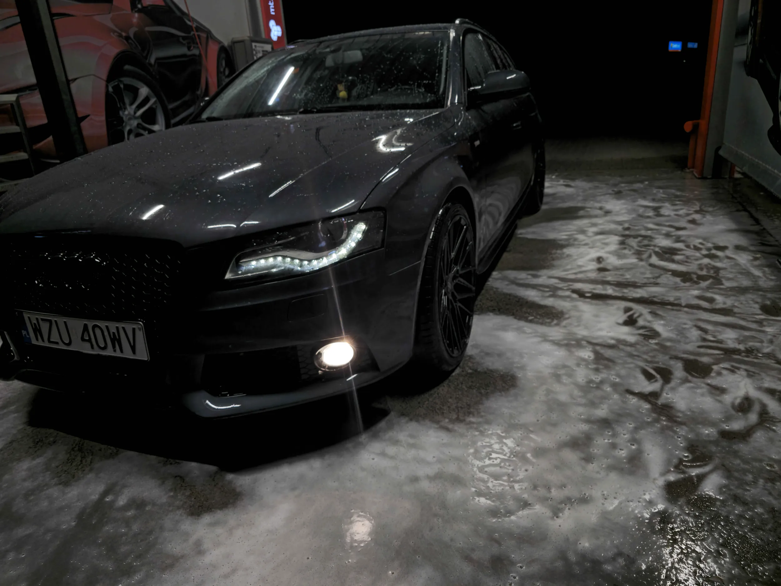 Ten kierowca jezdzi jak pijany uważajcie na niego na drogach