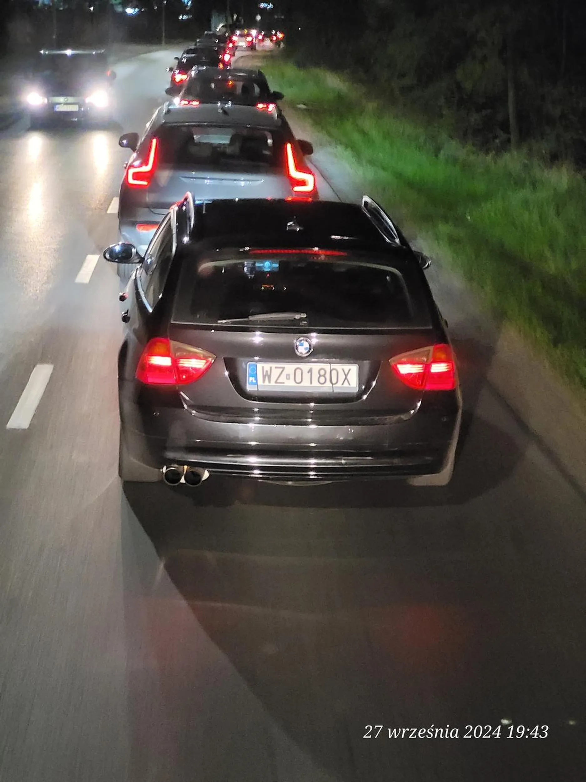 Wyprzedzanie na pasach i na skrzyżowaniu. Patologia drogowa.