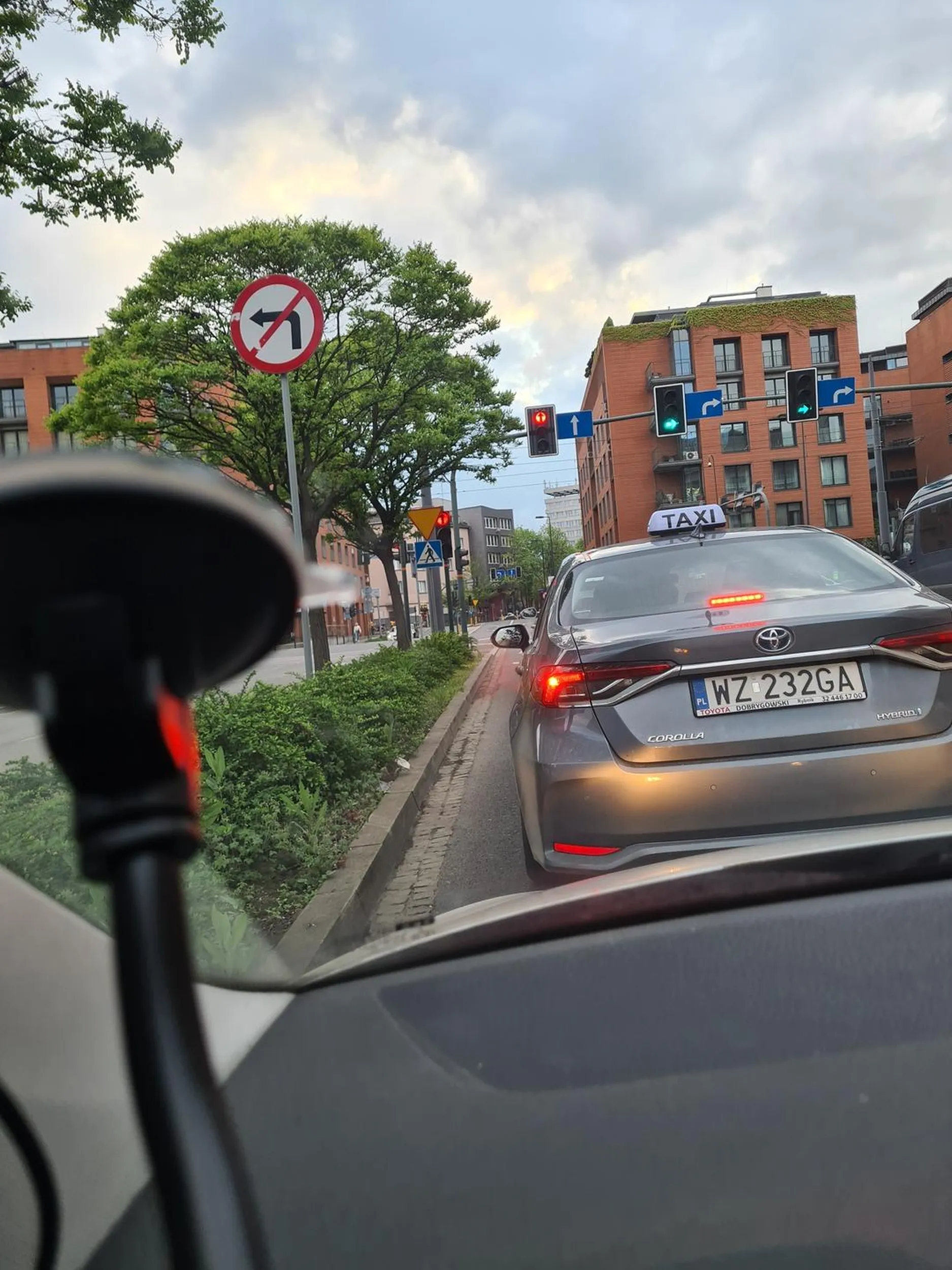 Kierowca wymusza pierwszeństwo