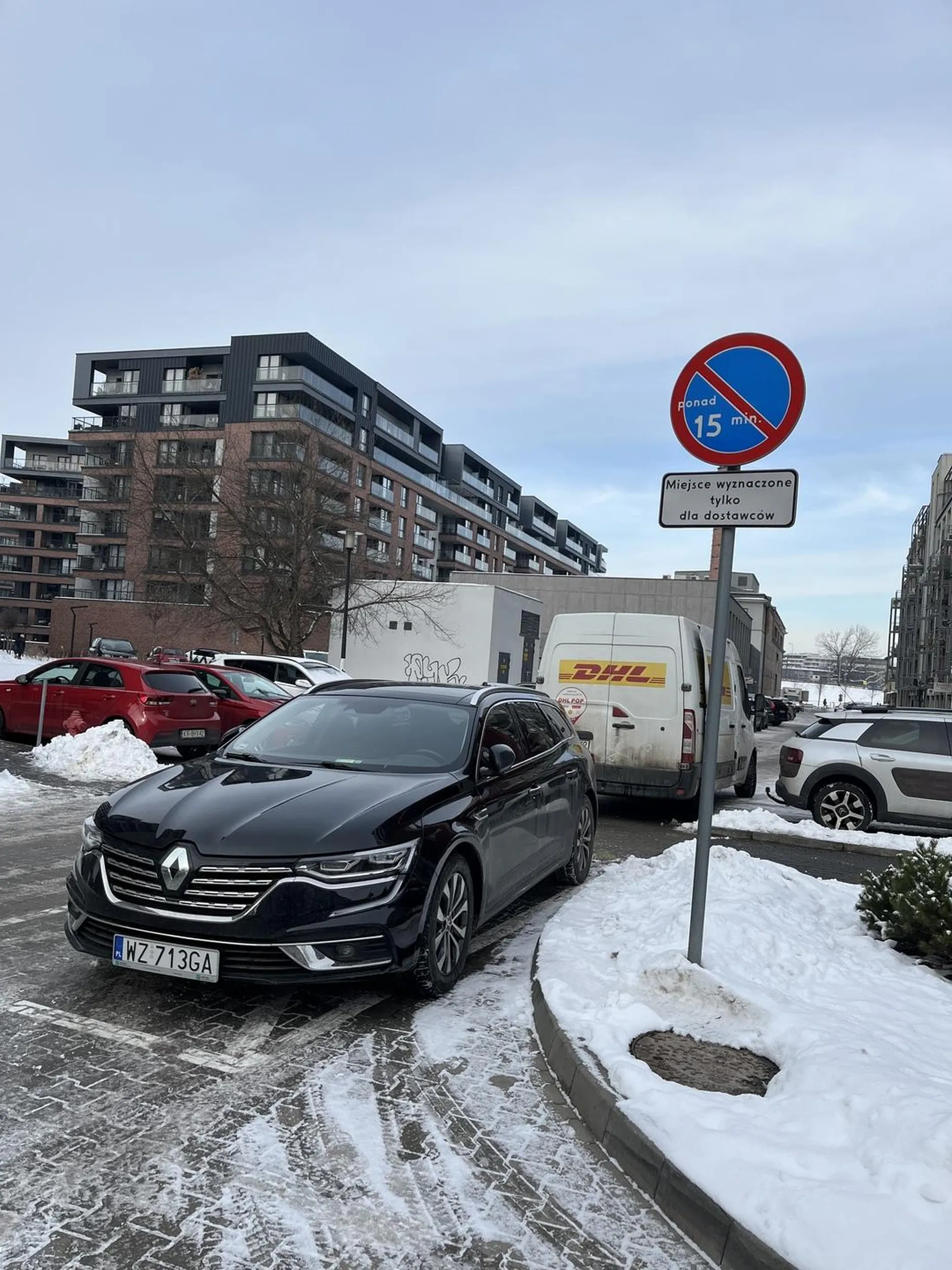 Kierowca w Krakowie czytać nie umie? :) Miejsce dla dostawców, a stoi już za długo ??‍♀️ Gratuluje ci inteligencji.