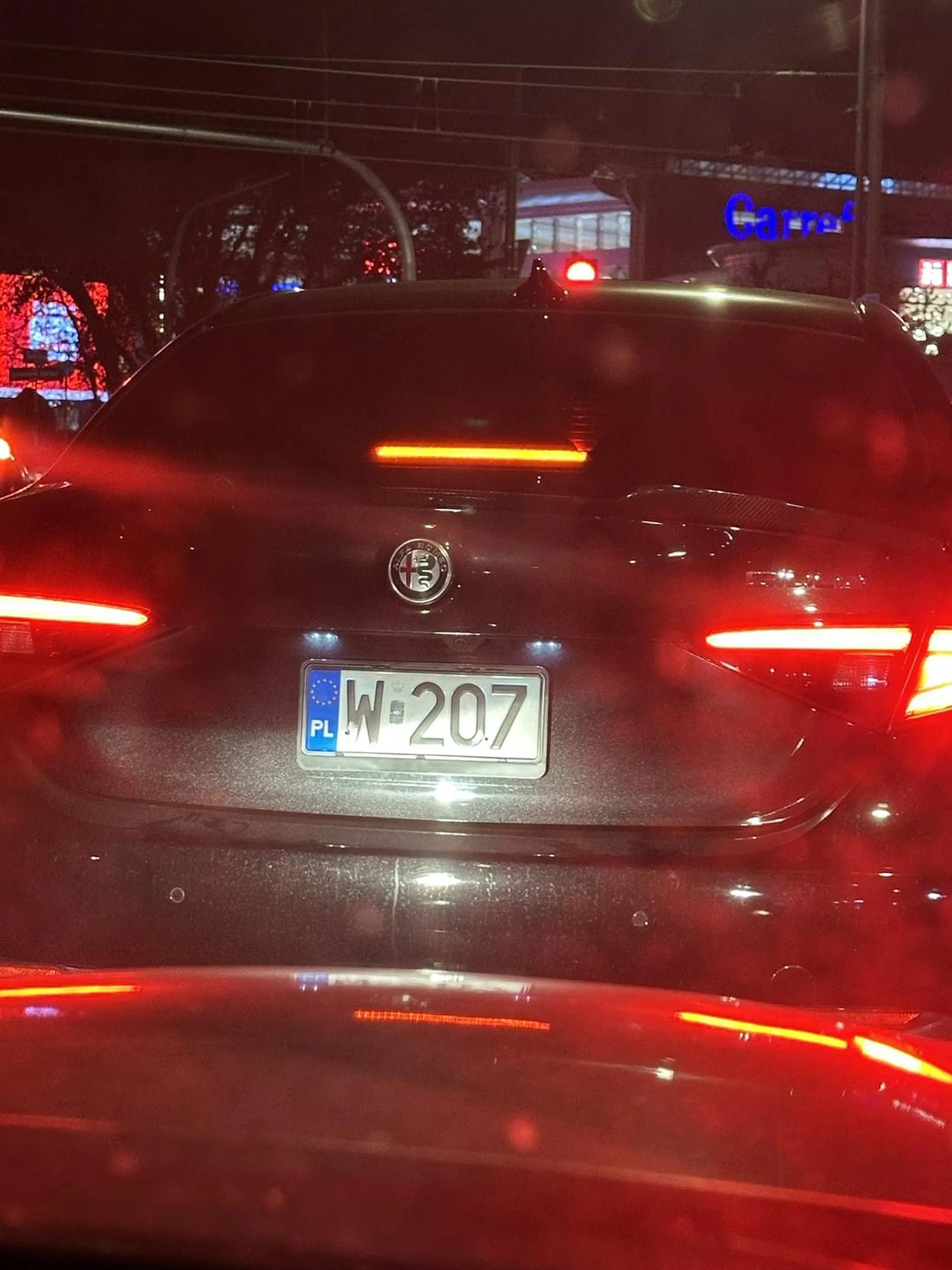 Naucz sie jezdzic i sie nie wpierdalaj przed inne samochody