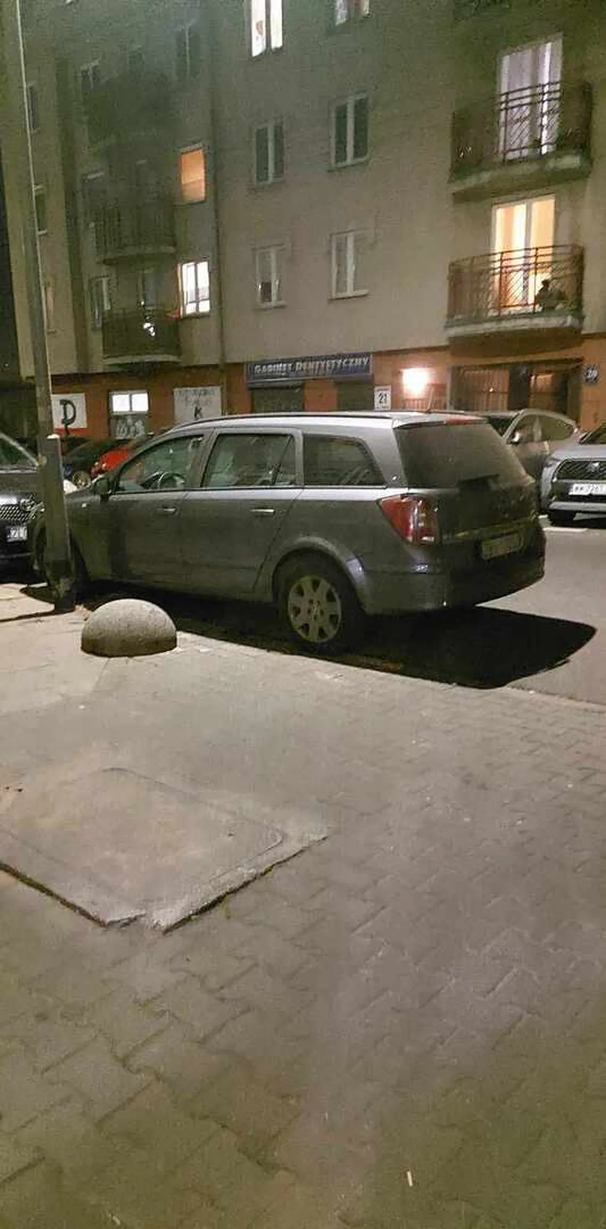 Nastepnym razem prosze nie zastawiaj bramy wjazdowej bo nie da sie wjechać :))