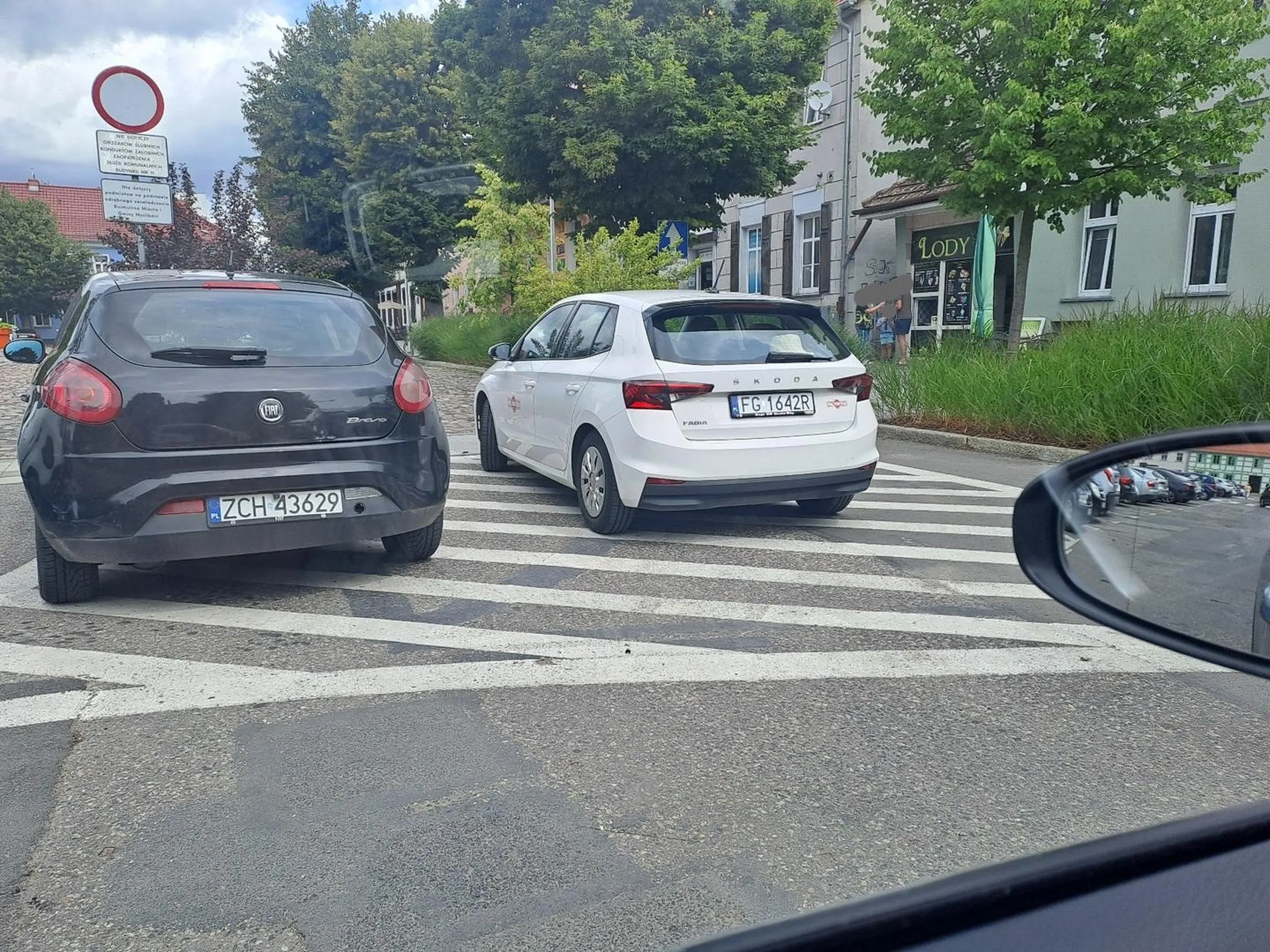 Nie przyjeżdżaj tu więcej póki się nie resocjalizujesz.