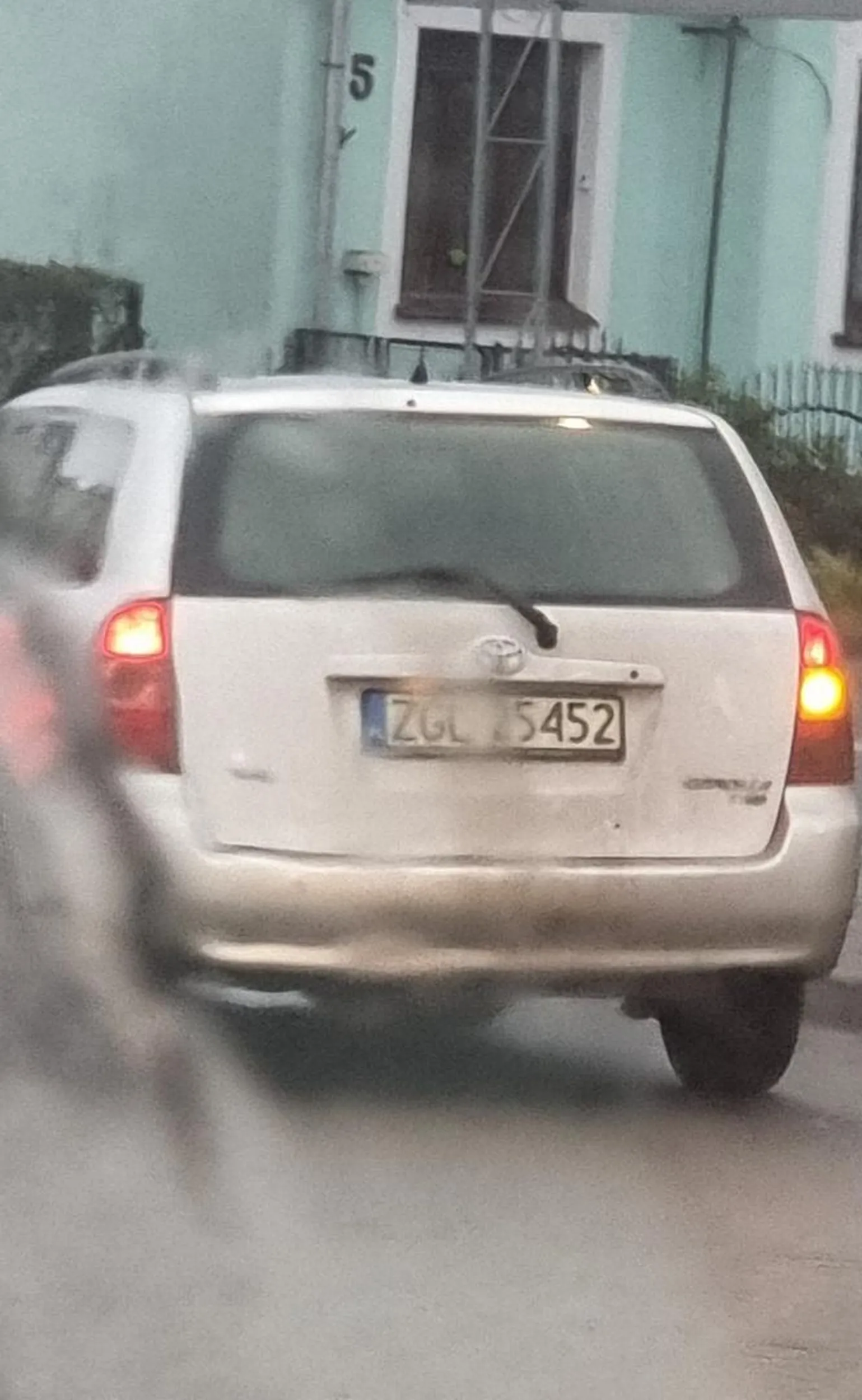 Uważać na zjeba w zdezelowanej Toyocie. Dodaję gazu przy wyprzedzaniu ?