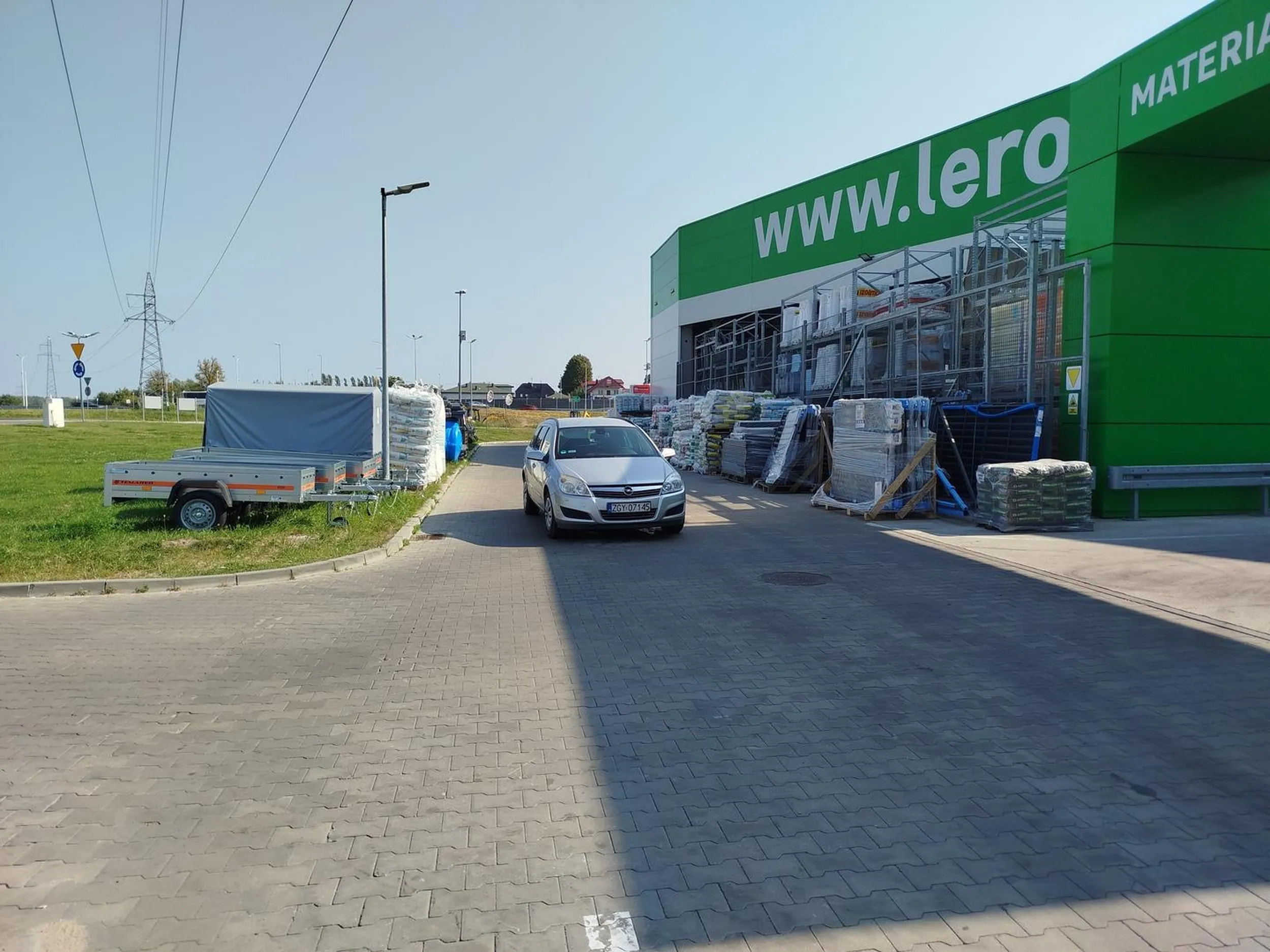 Nie pozdrawiam Pana co zostawił samochód na środku drogi pożarowej i poszedł do sklepu na zakupy