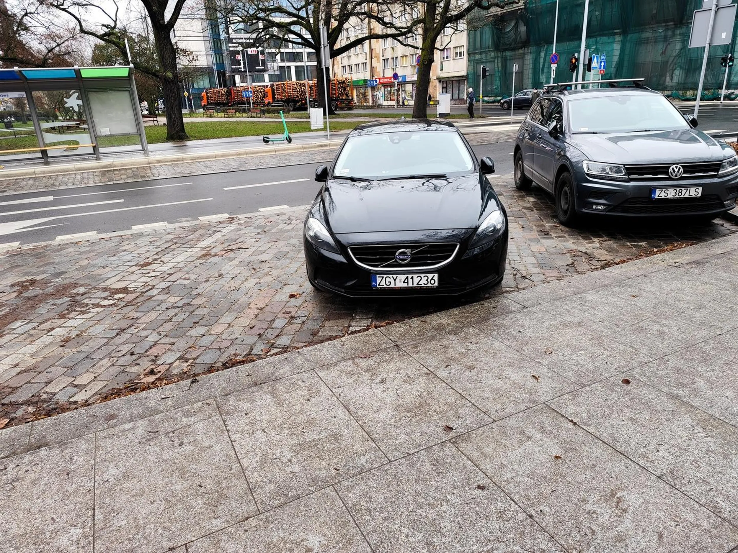 Lord Cox wylądował