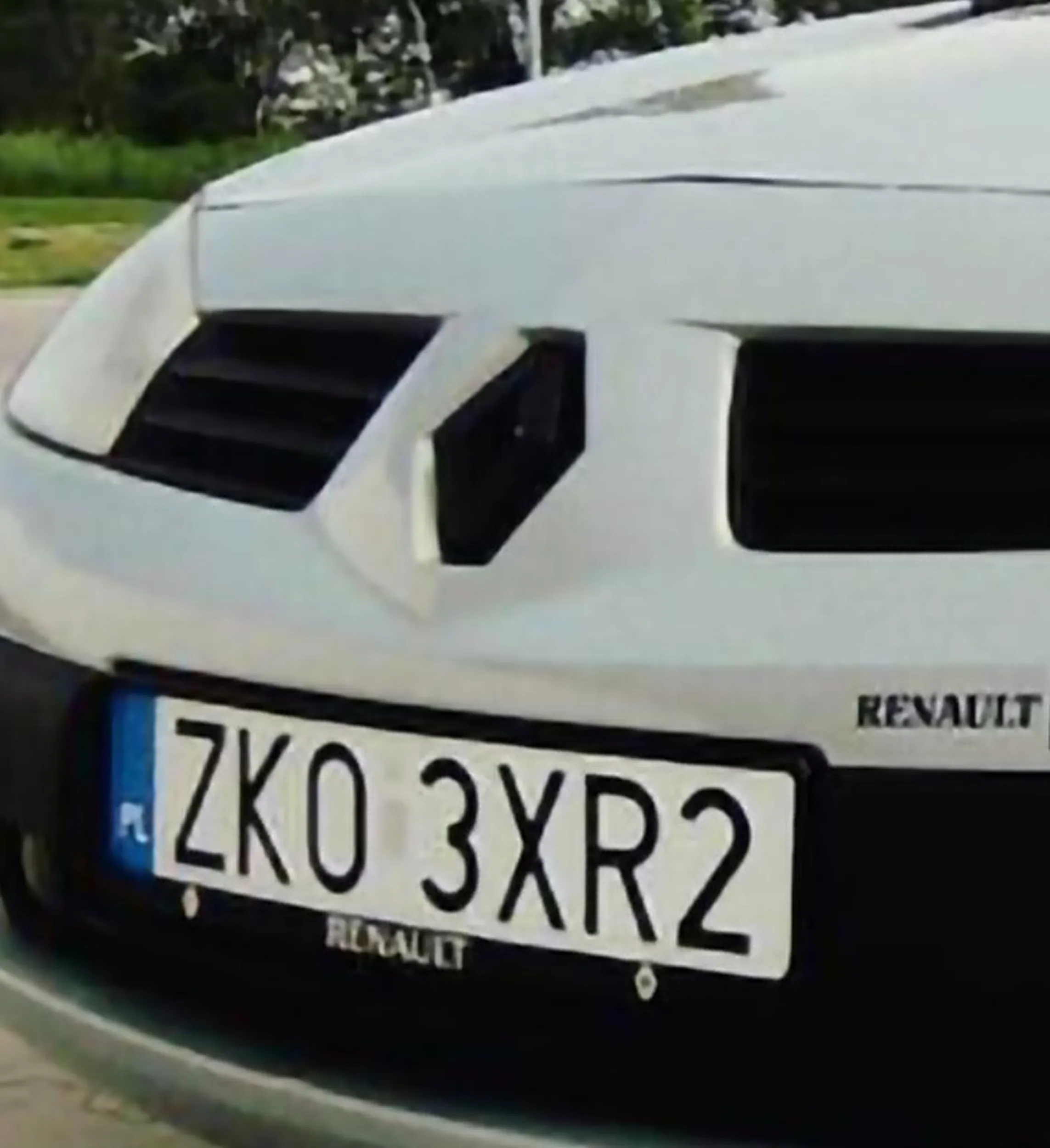 Поганая мразь,мошенница,бычевка и проститутка из Кривого Рога. Живёт в Мельно и разводит мужиков на деньги. Ублюдище, а не женщина.